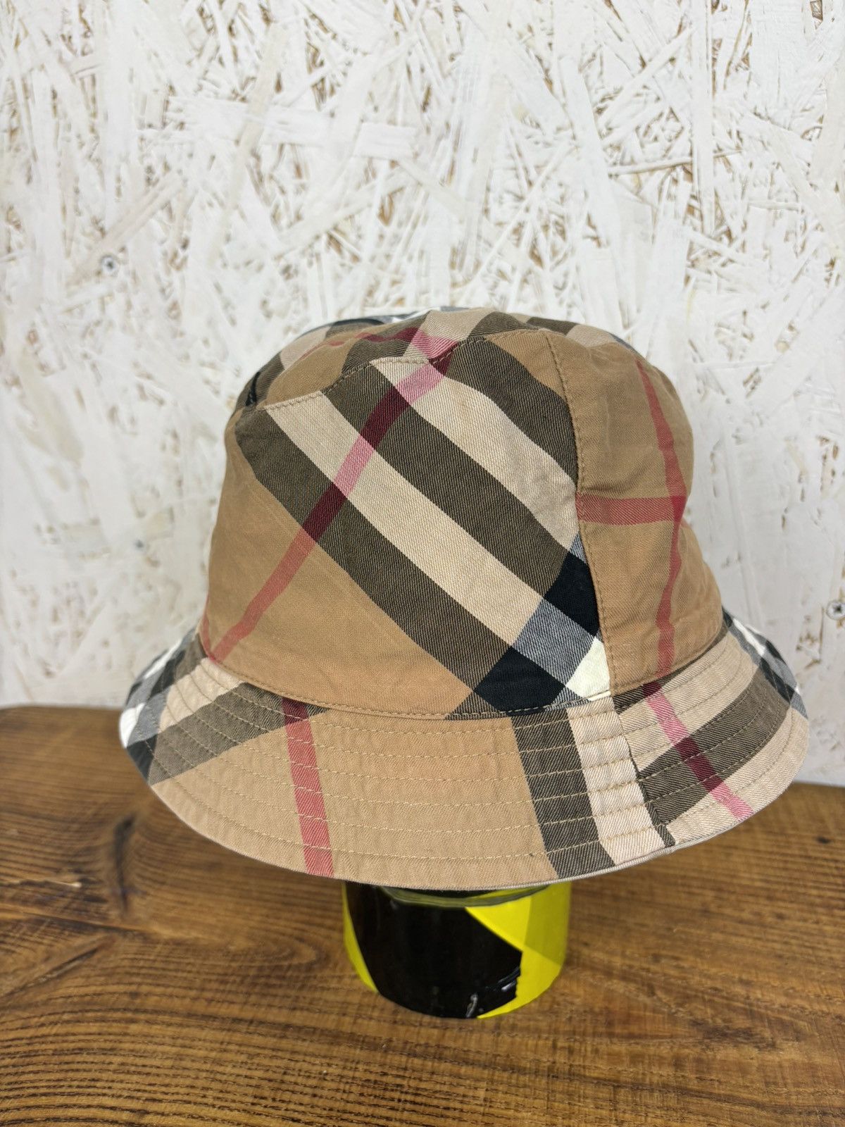 Burberry Burberry Big Nova Check Reversible Bucket Hat Beige Size ONE SIZE - 3 Thumbnail