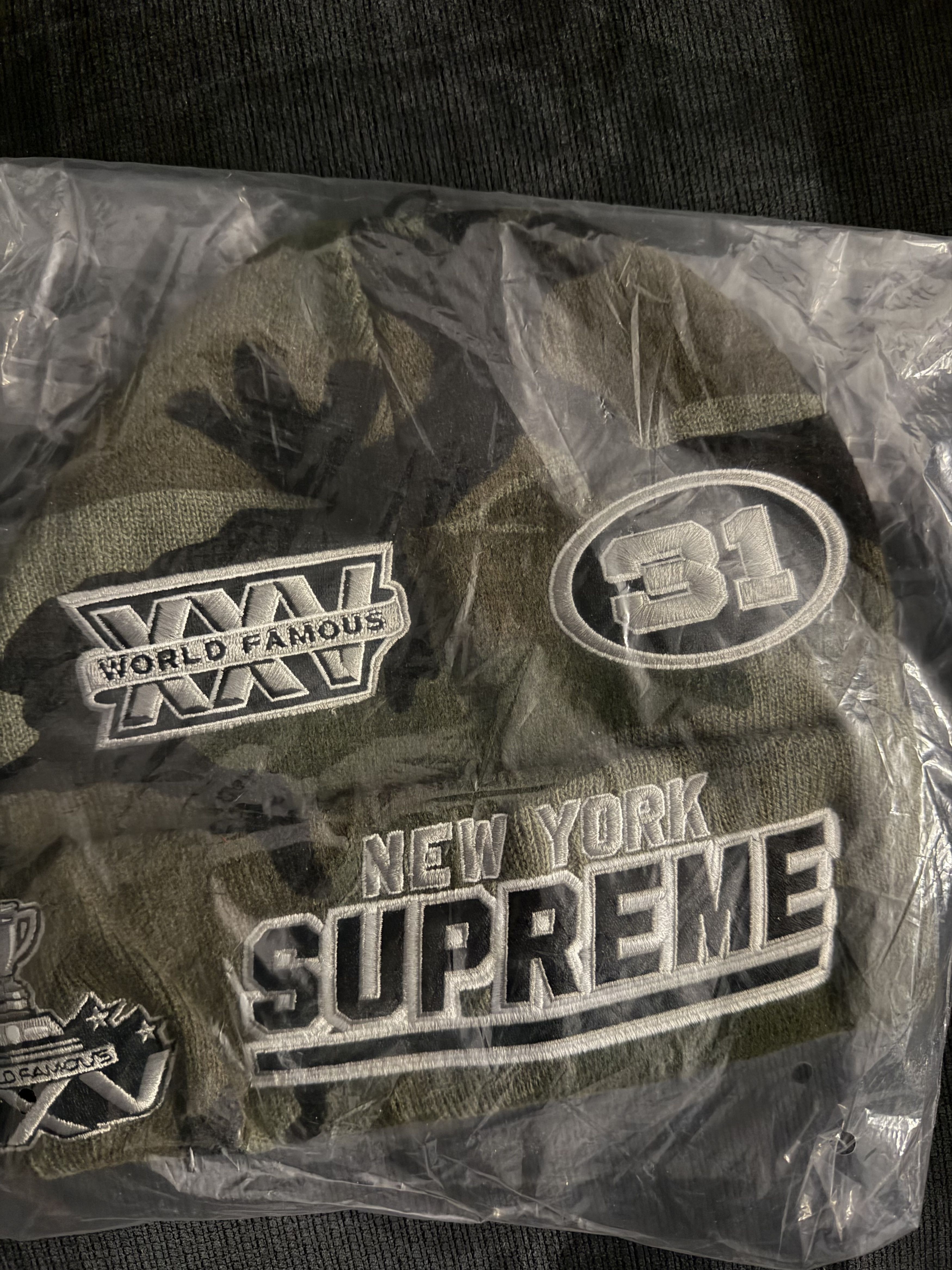 New Era × Supreme Football beanie Size ONE SIZE - 2 Thumbnail
