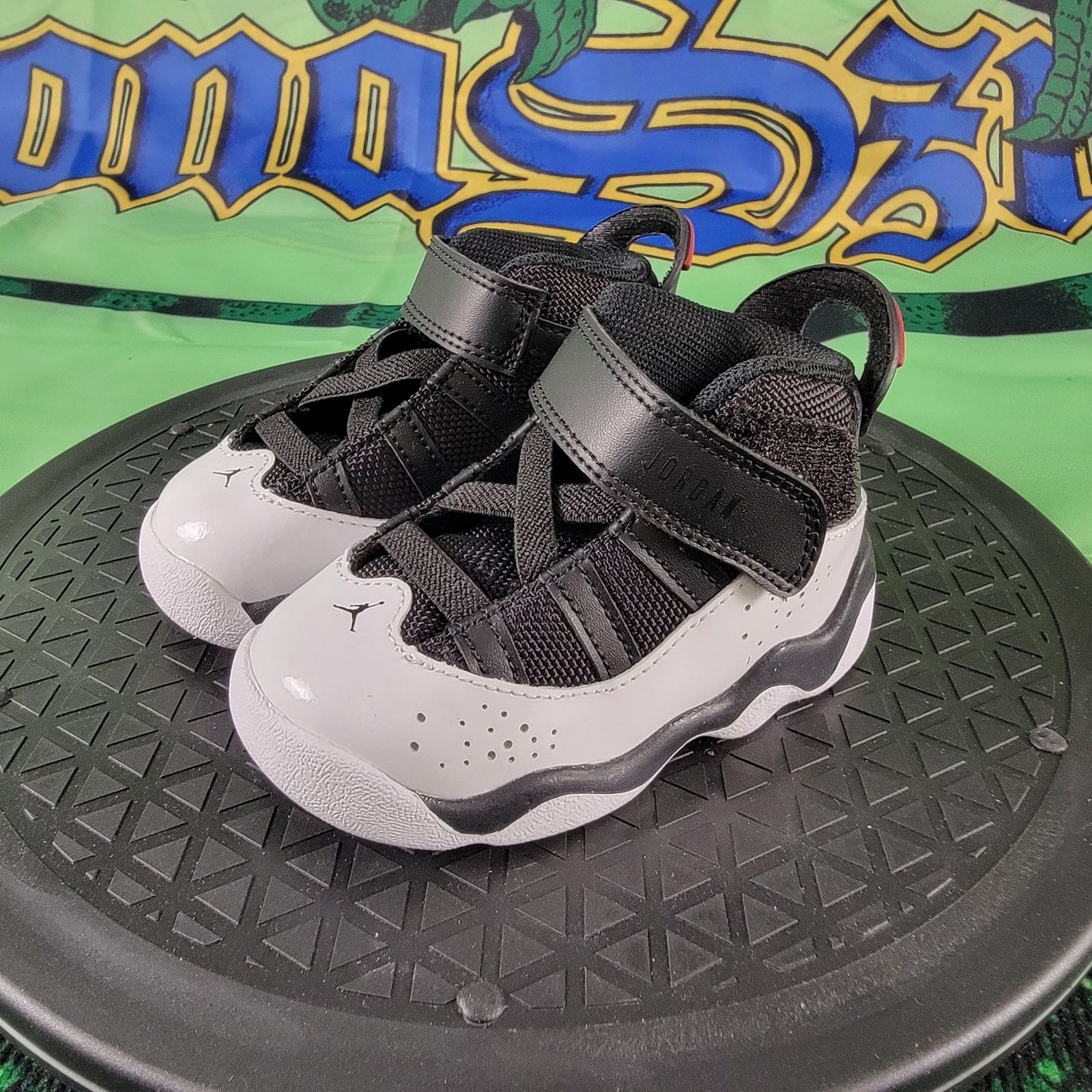 Jordan Brand Jordan 6 Rings "Black/University Red/White" Boys Sz 5c Size US 5 / EU 37 - 1 Thumbnail