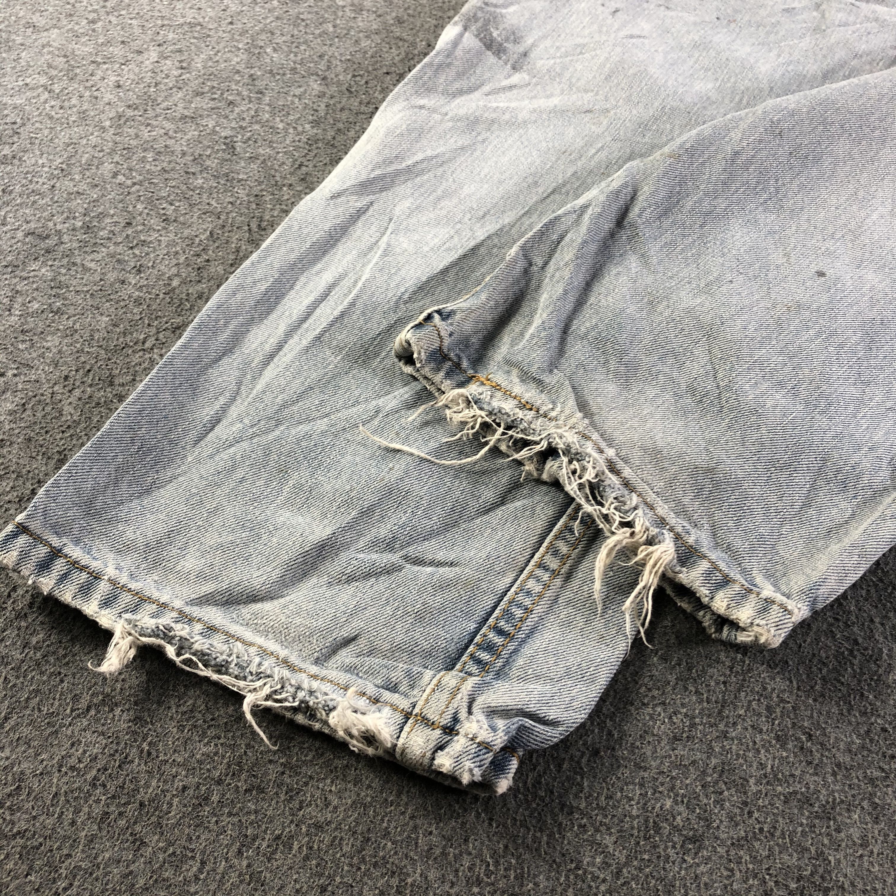 Levi's Vintage Light Wash Levis 550 Jeans-J3290 Size US 35 - 6 Thumbnail