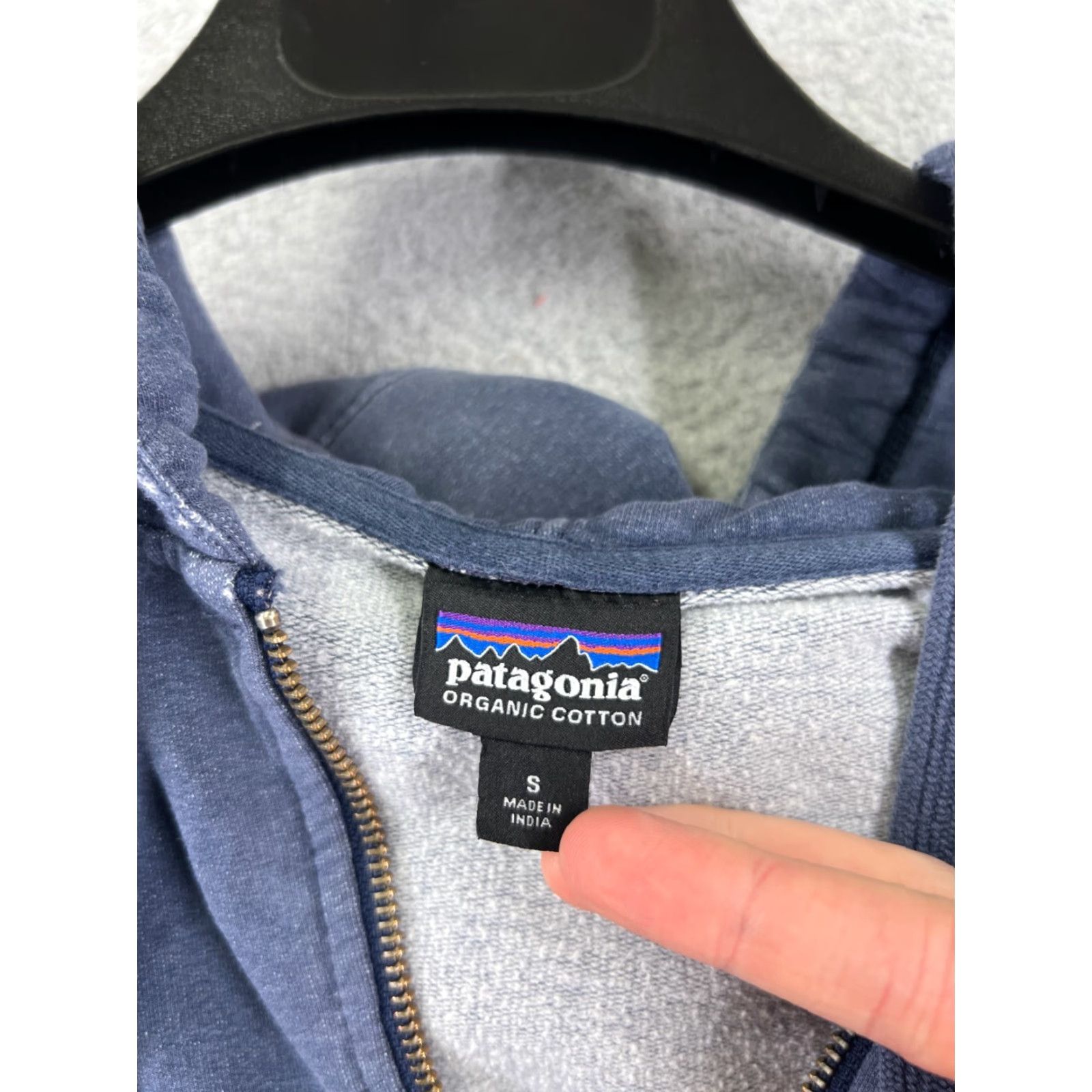 Patagonia Patagonia Hoodie Mens Small Blue DESTROYED Glacier Waves Midweight Full Zip Size US S / EU 44-46 / 1 - 6 Thumbnail
