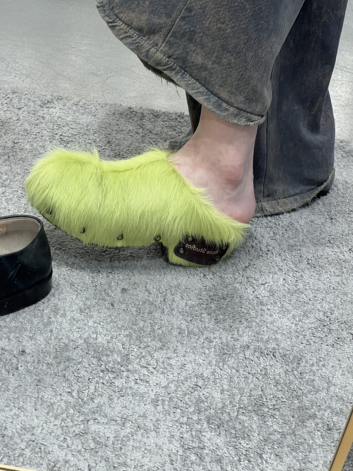 Acne Studios ACNE STUDIOS Green Studded Clogs In Neon Green Size US 6 / IT 36 - 1 Thumbnail