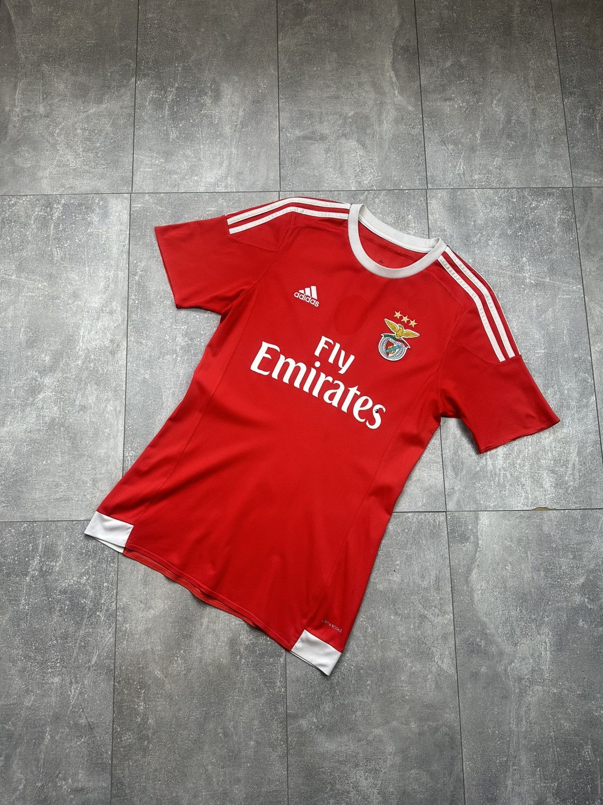 Vintage Adidas Benfica 2015/16 Home Soccer Jersey S.L.B Size US S / EU 44-46 / 1 - 1 Thumbnail