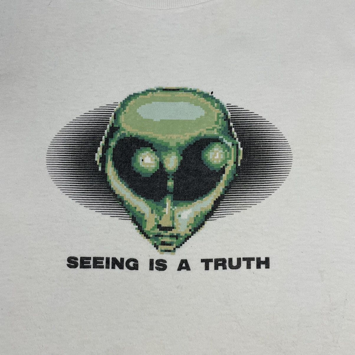 Vintage Vintage Gildan Alien Workshop Centre Logo T-shirt Size US L / EU 52-54 / 3 - 6 Thumbnail