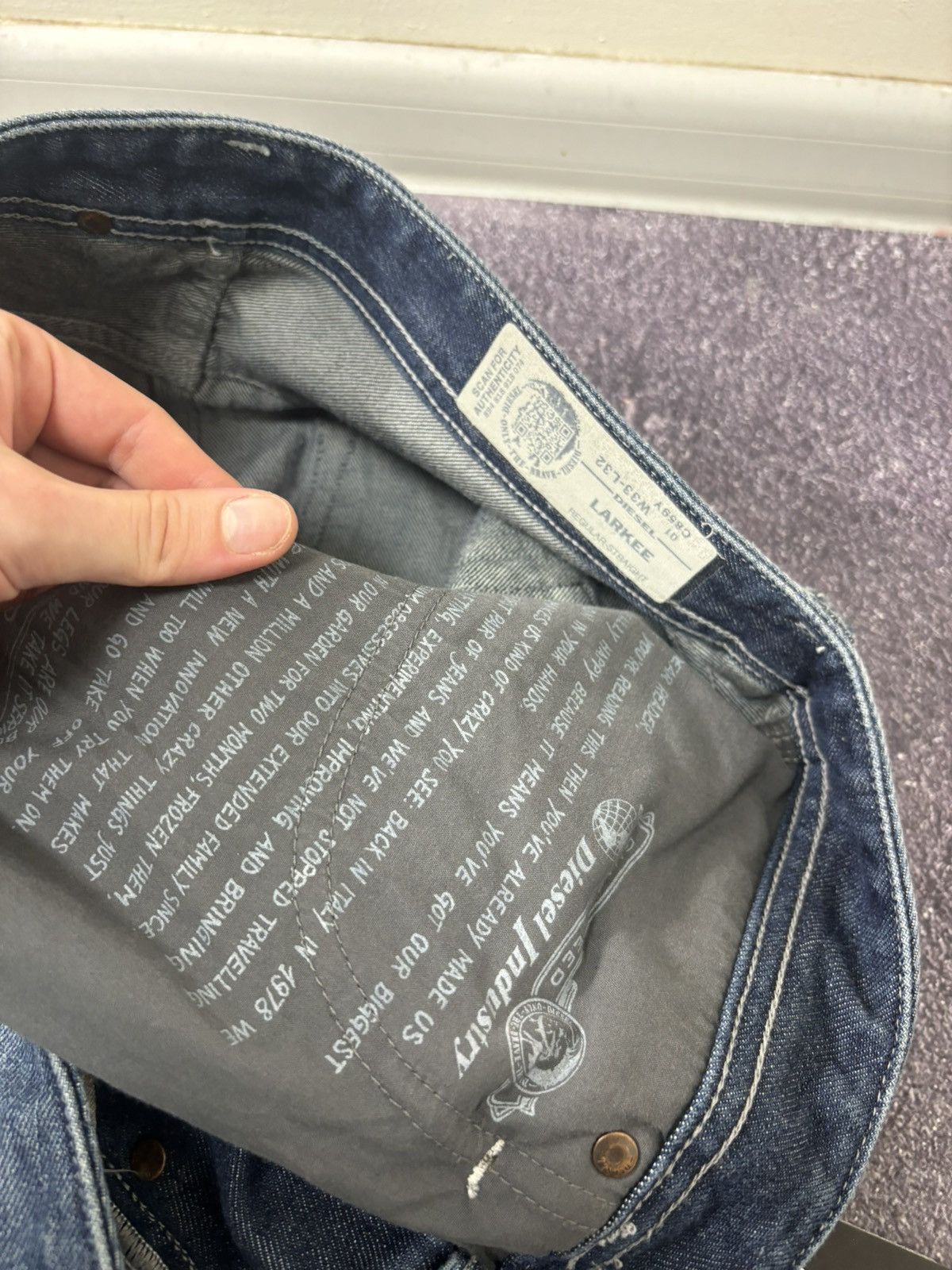 Diesel Diesel Larkee NWT Regular Straight Ripped Blue Denim Jeans Size US 33 - 12 Thumbnail