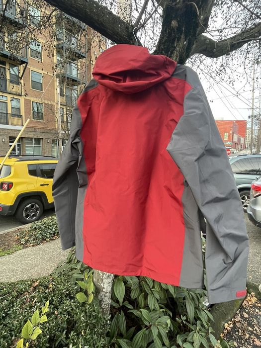 Arc'Teryx GORETEX Beta ReCut Jacket (52/200) | Grailed