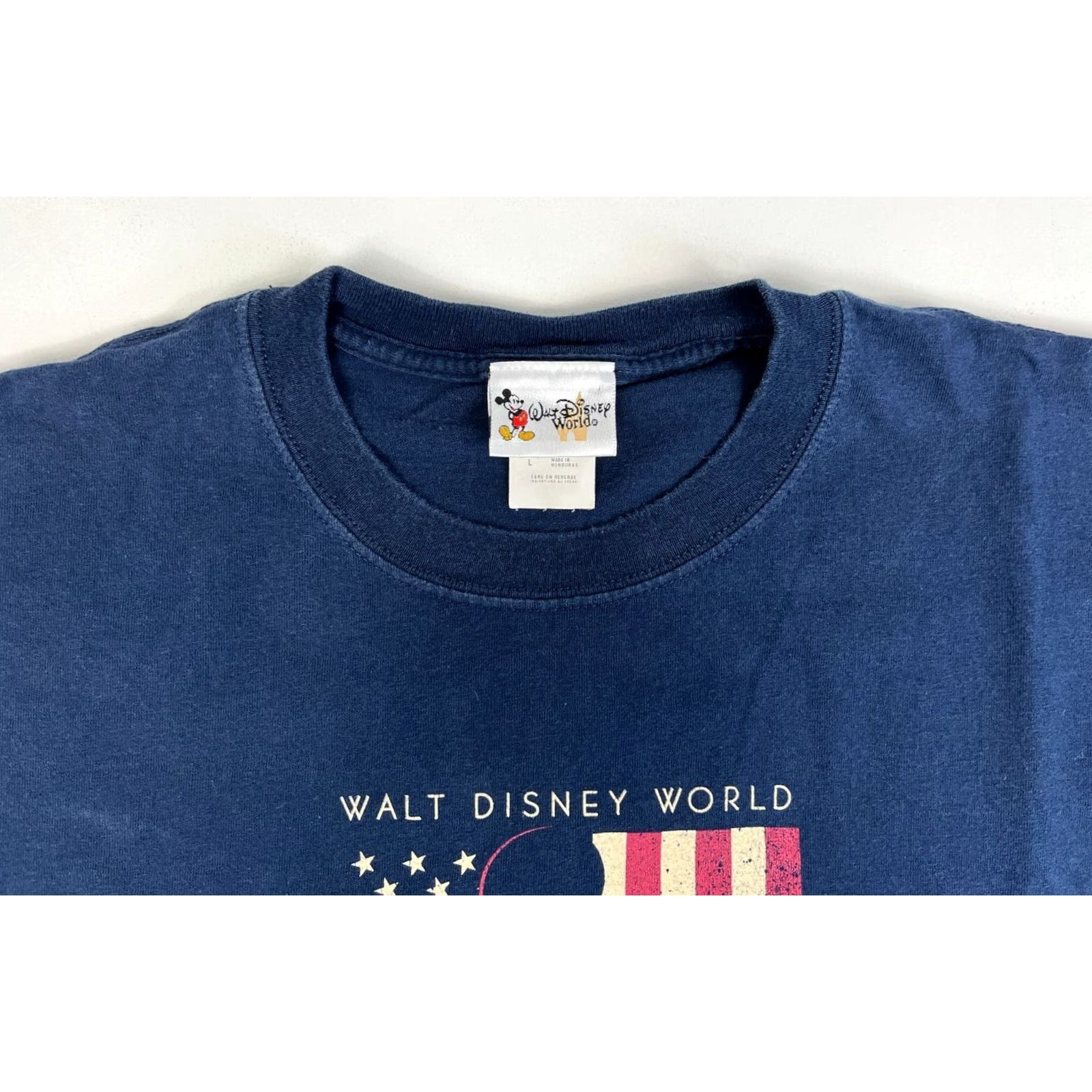 Disney VINTAGE Walt Disney World Unisex Adult T-Shirt Navy Blue Size L Mickey Mouse An American Tradition Shirt Mens Size US L / EU 52-54 / 3 - 4 Thumbnail