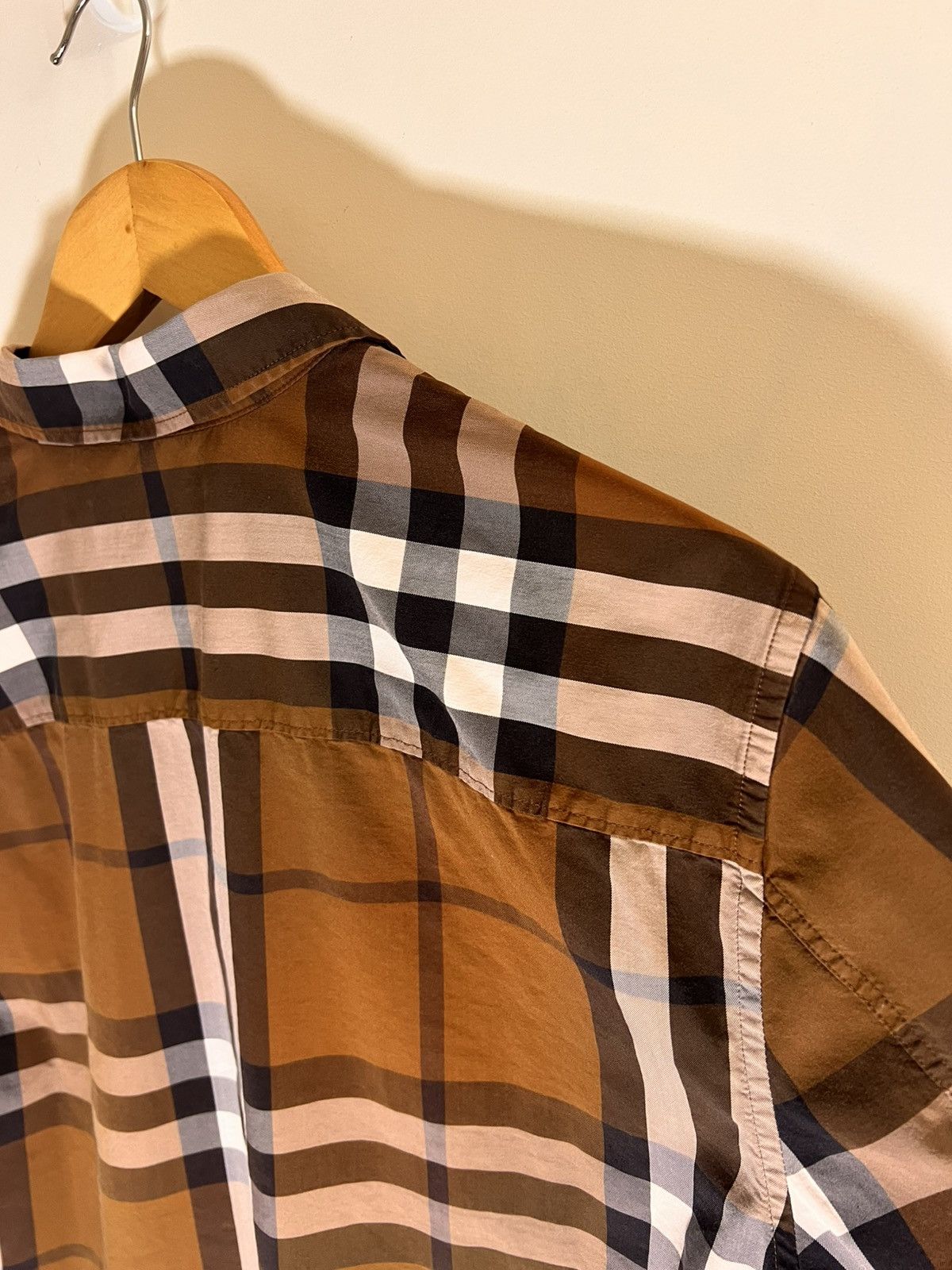 Burberry Burberry London England Shirt Size US L / EU 52-54 / 3 - 19 Thumbnail