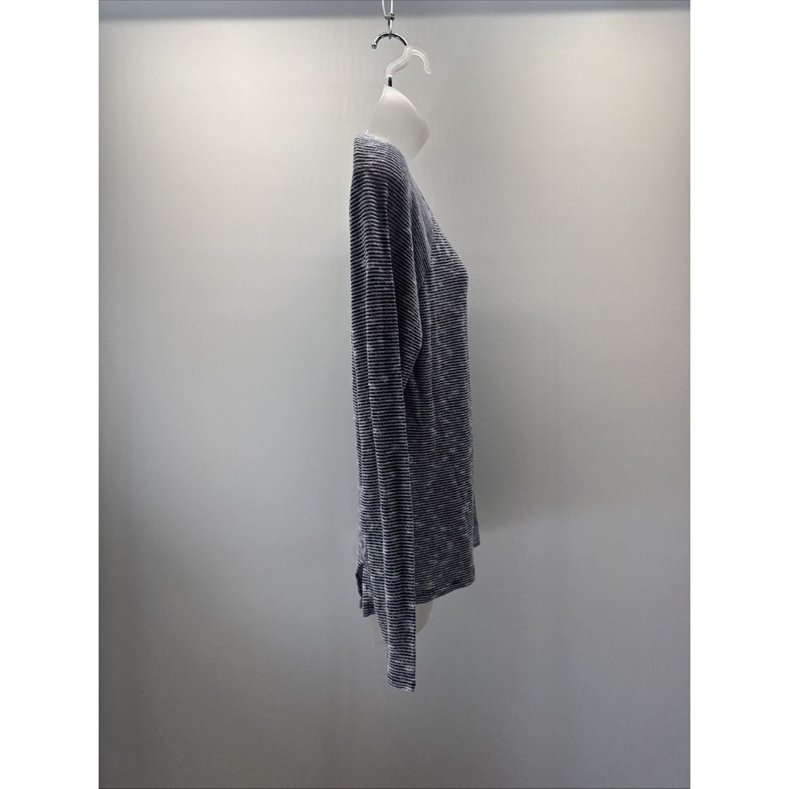 Gap GAP Sport Gray And Black Striped Sweatshirt Women’s Size L Size L / US 10 / IT 46 - 3 Thumbnail