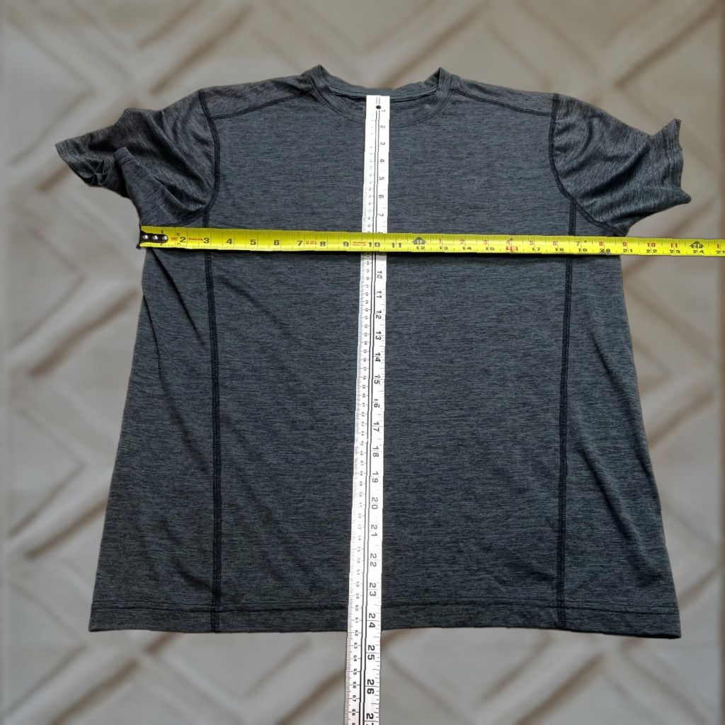 Old Navy Old Navy Shirt Mens L Gray Logo Sports Active T-Shirt Short Sleeve Regular Fit - Microfiber Climalite Workout Gym VINTAGE: No Size US L / EU 52-54 / 3 - 1 Thumbnail