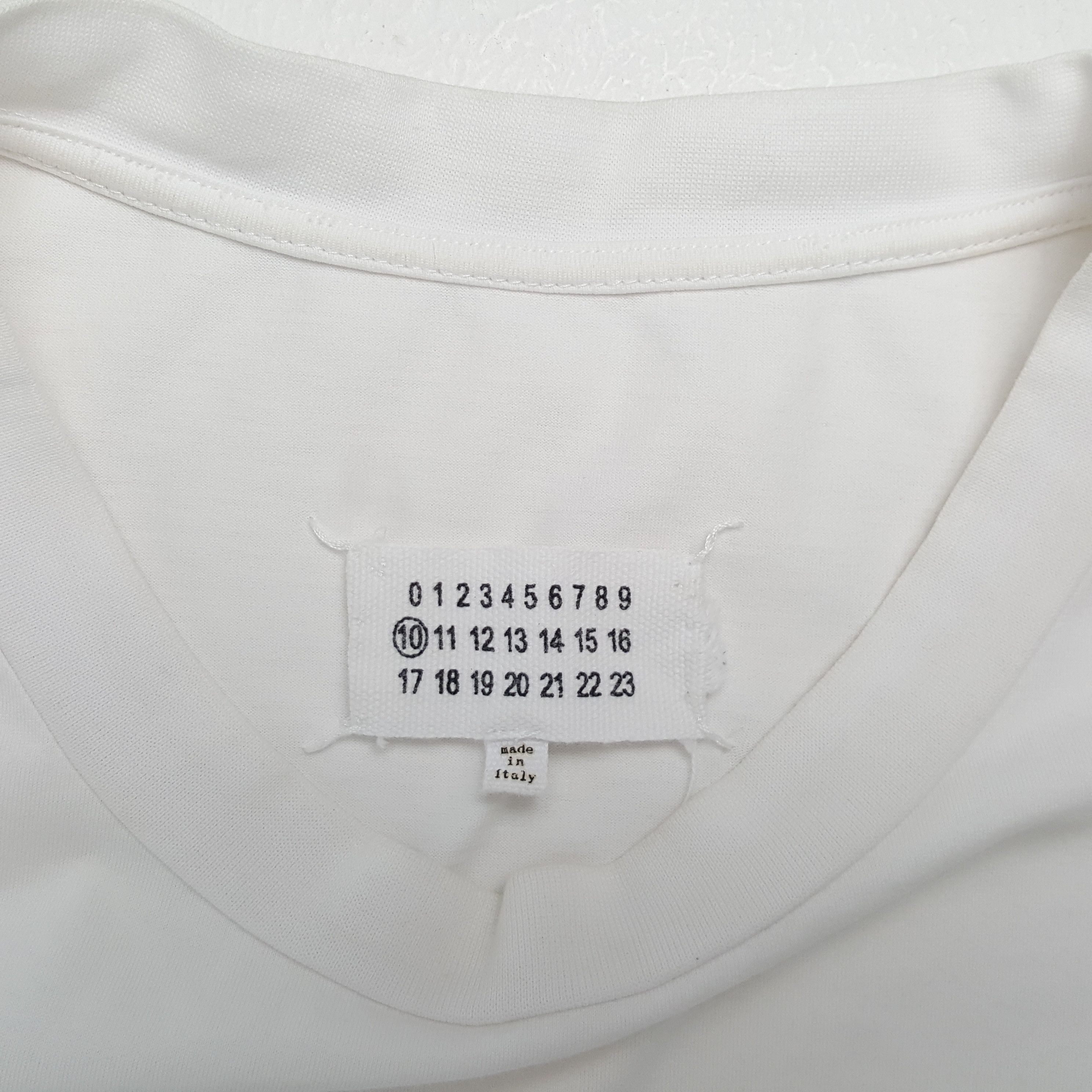 Vintage MAISON MARGIELA Fashion Designer Brand Tshirt Size US XL / EU 56 / 4 - 7 Thumbnail