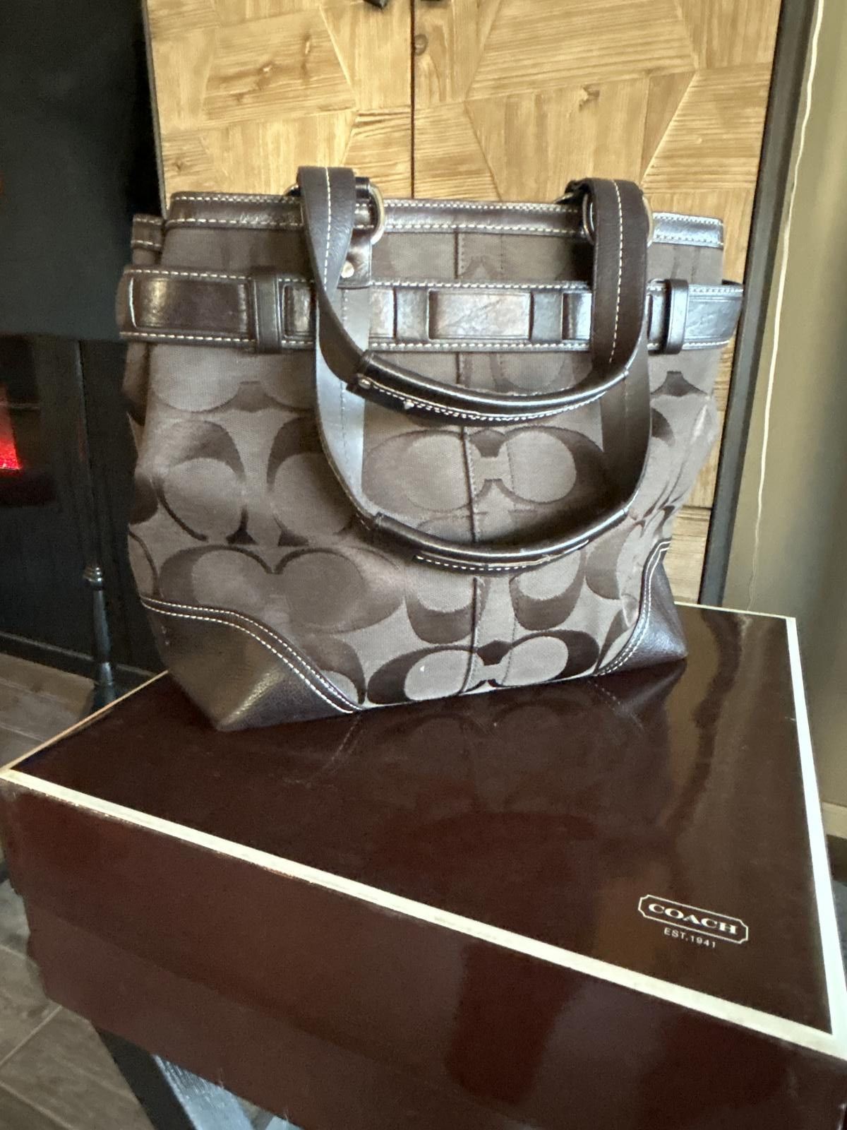 Coach Coach Hamptons Signature Canvas Leather Carryall Purse Size ONE SIZE - 10 Thumbnail