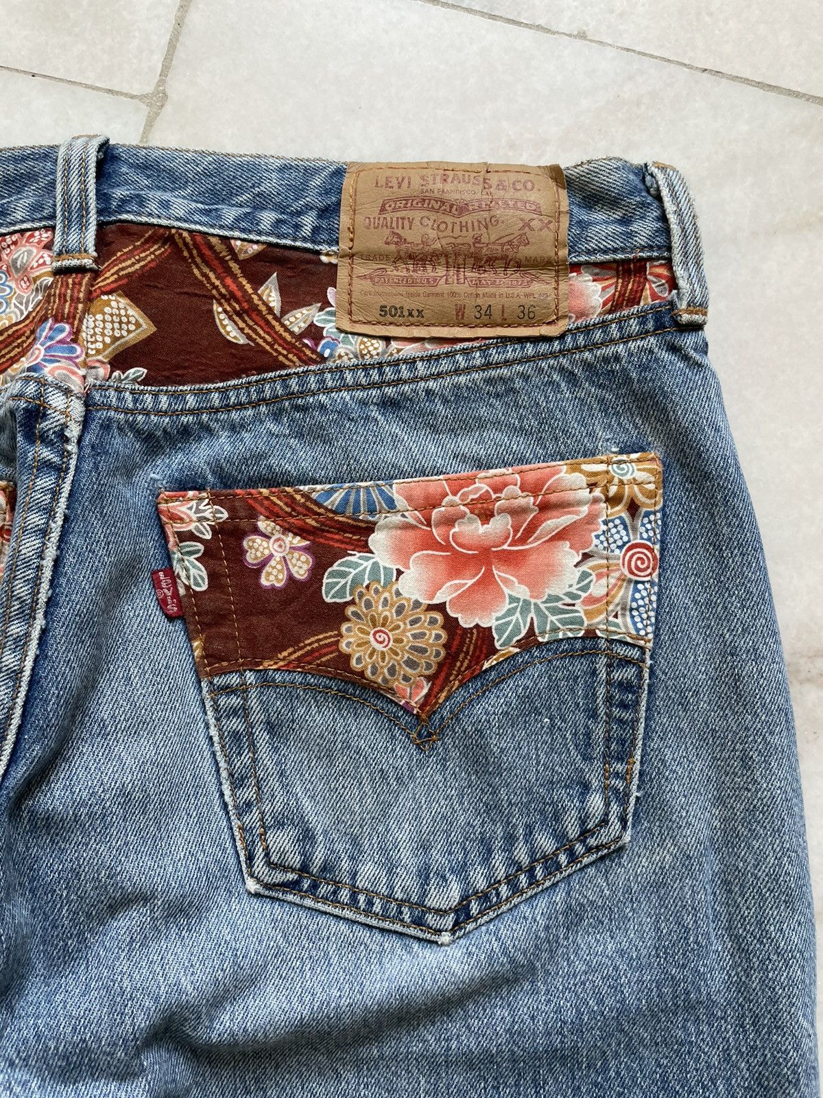 Levi's Vintage Levis 501xx Custom “Batik” Design Jeans Size US 32 / EU 48 - 7 Thumbnail