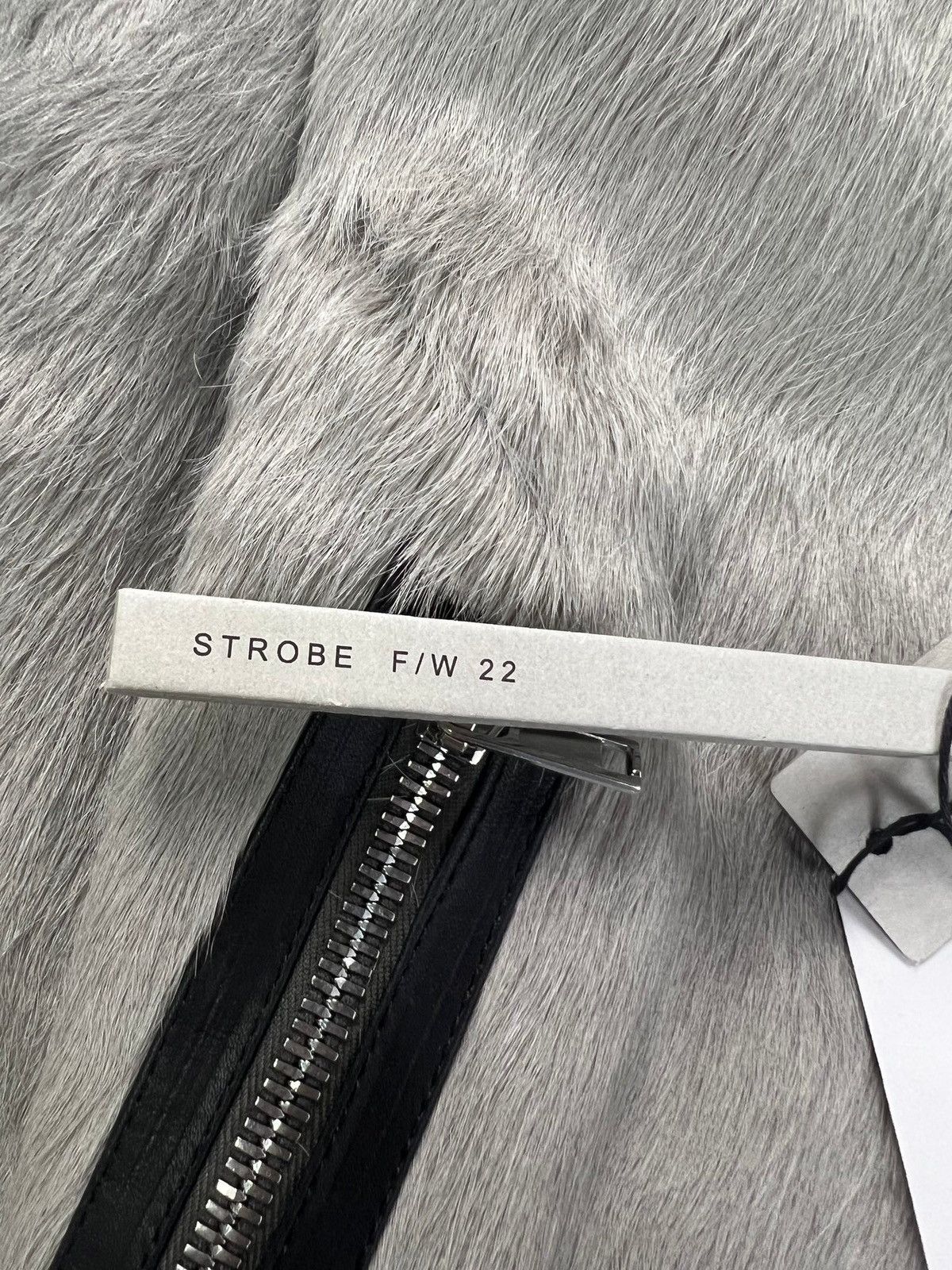 Rick Owens RICK OWENS AW22 HORNED SHOULDERS KLAUS JACKET GREY PONYHAIR Size US S / EU 44-46 / 1 - 8 Thumbnail