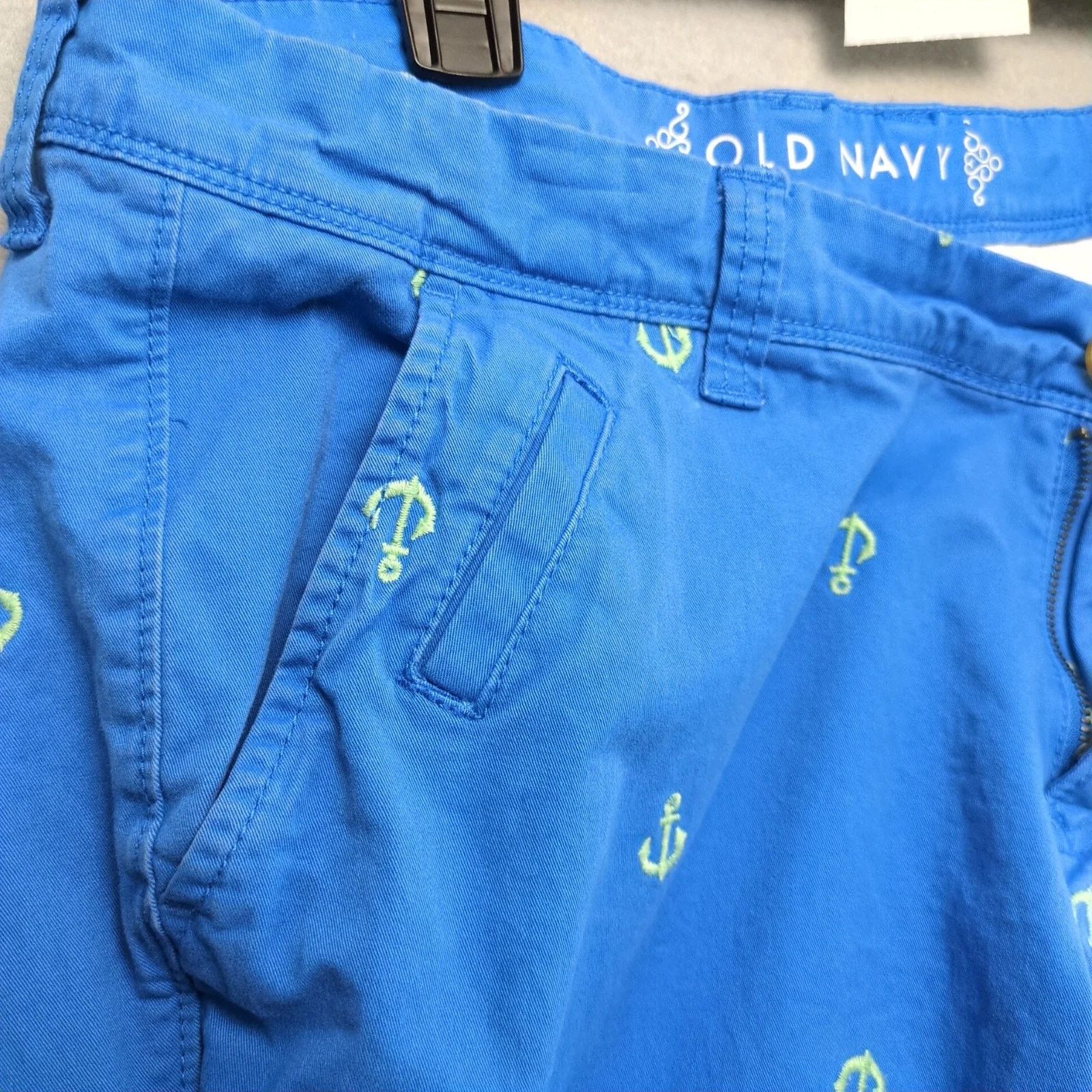 Old Navy Old Navy Embroidered Anchor Crop Pants Women's 16 39x26" Size 38" / US 16 / IT 52 - 10 Thumbnail