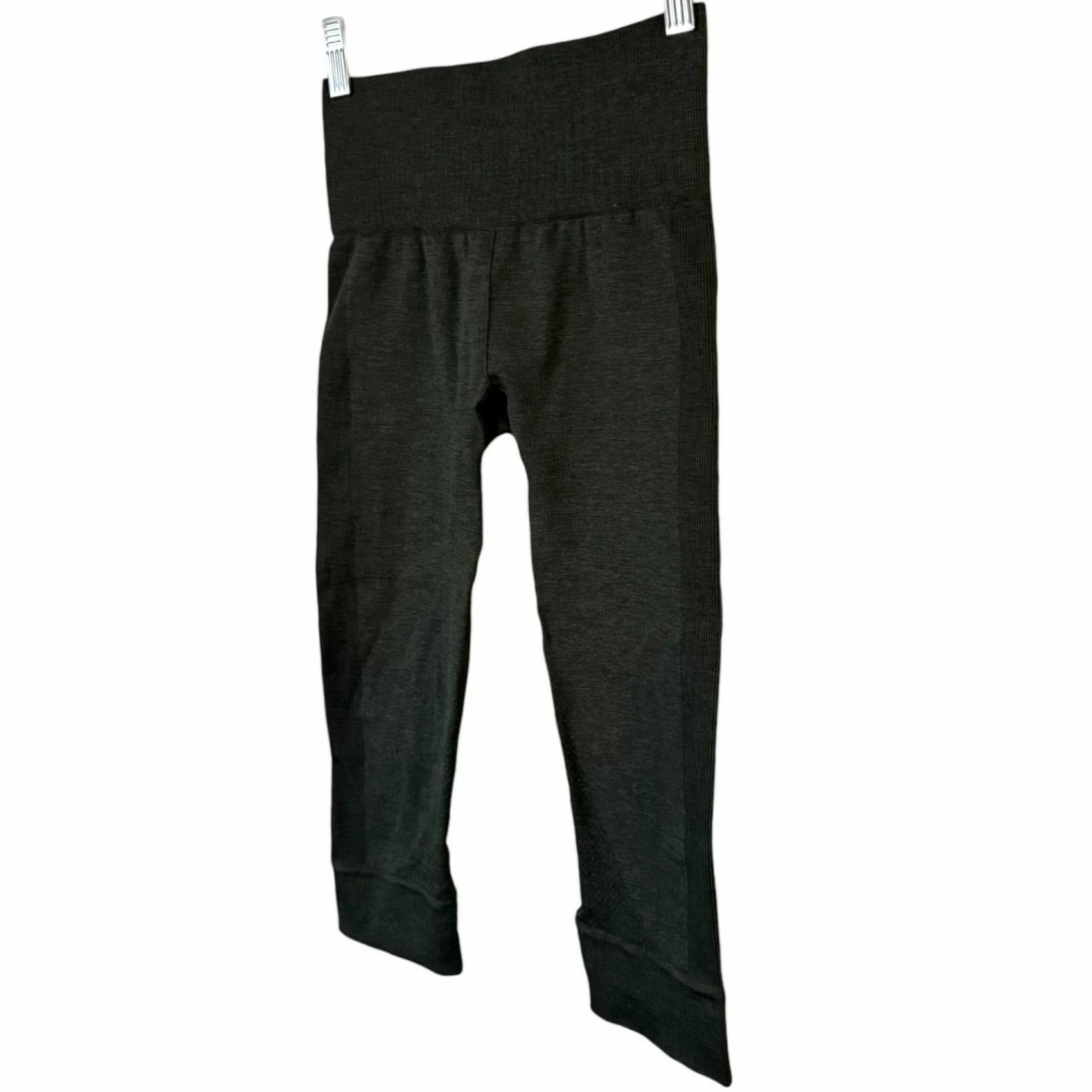 Lululemon Lululemon Seamlessly Street Crop Capri Legging Green Women's 2 Athletic Yoga Gym Size 26" / US 2 / IT 38 - 3 Thumbnail