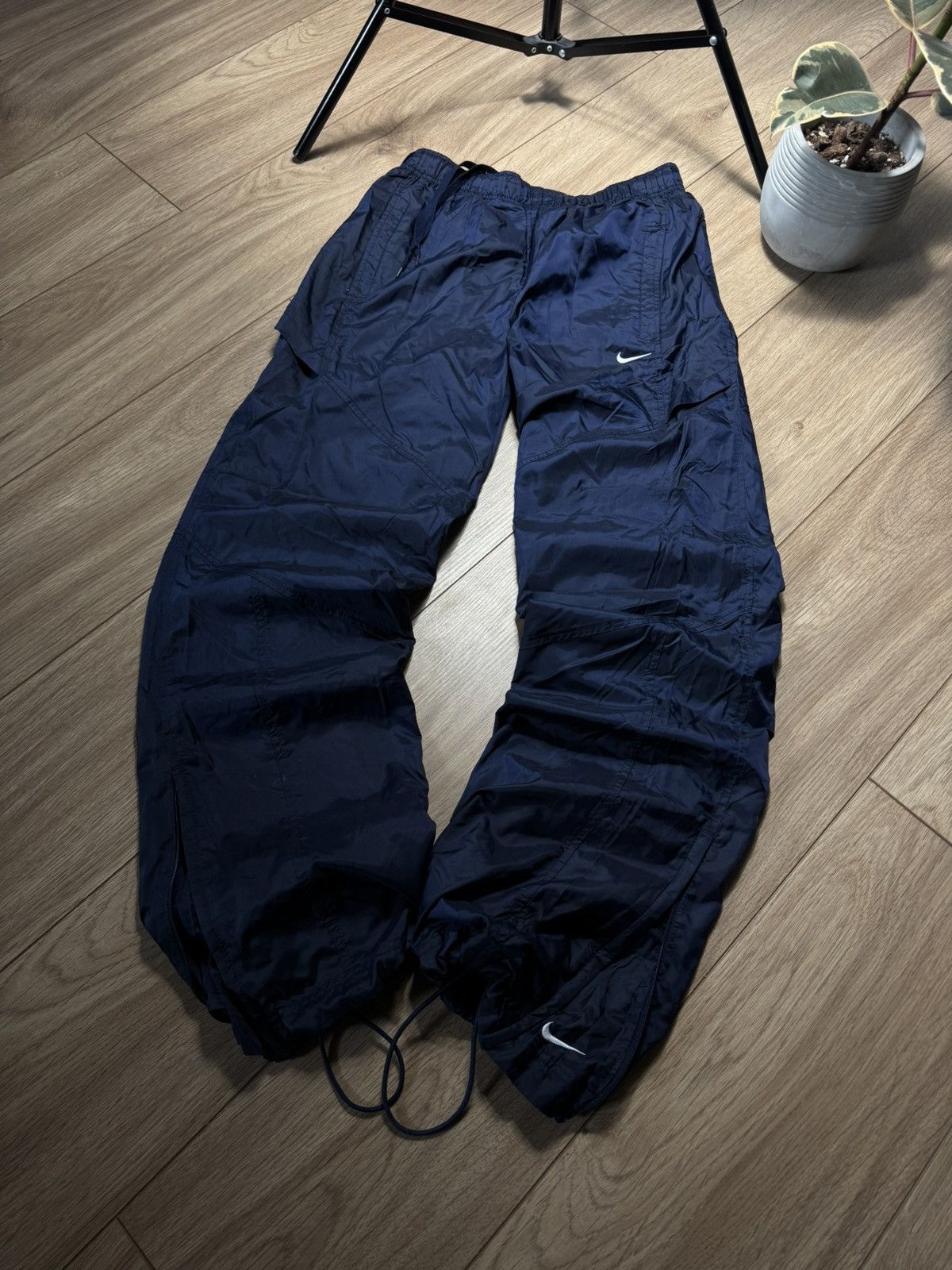 Nike 00s Nike Vintage Swoosh Nylon Streetwear y2k Rare Pants Size US 32 / EU 48 - 1 Thumbnail