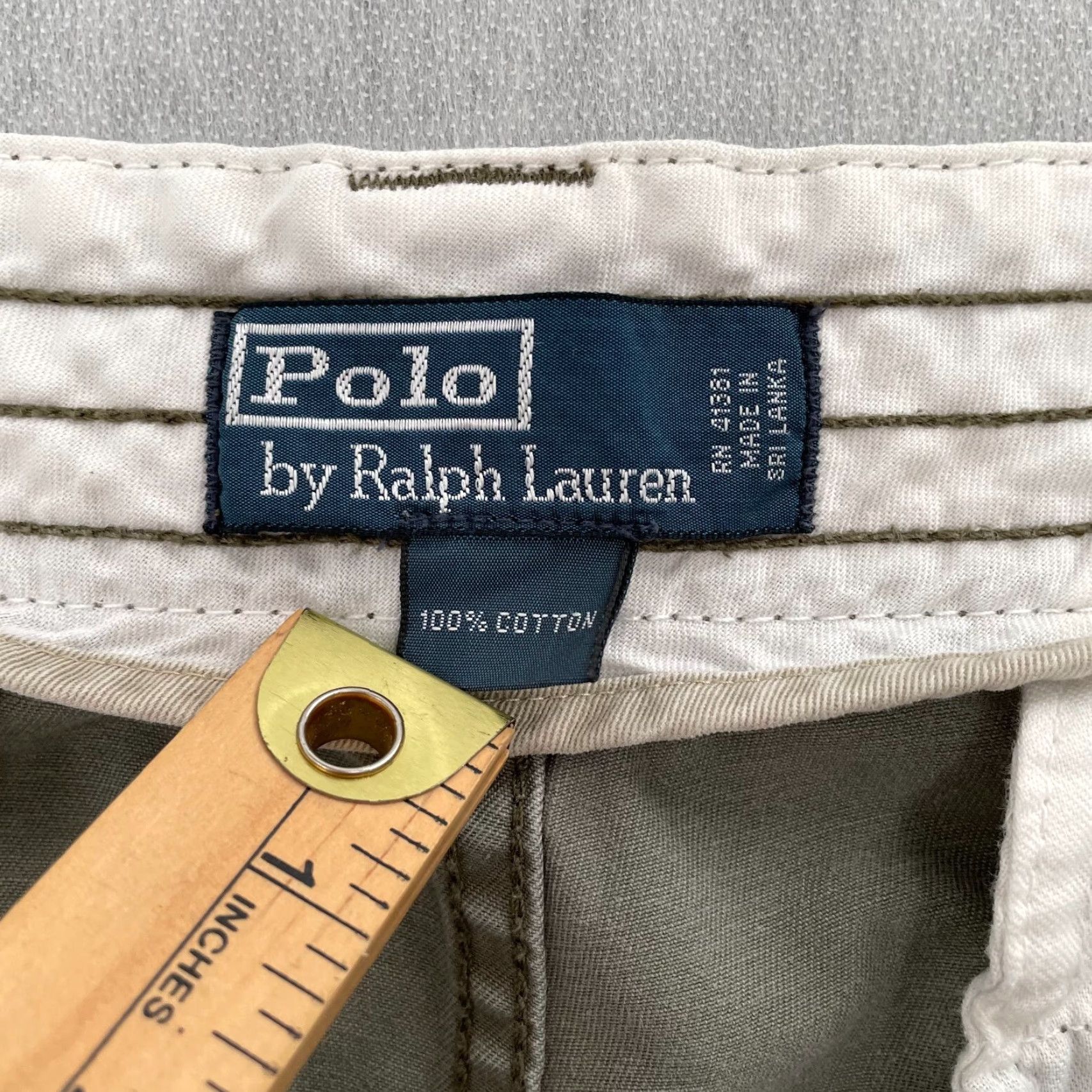 Polo Ralph Lauren VINTAGE Polo Ralph Lauren Shorts Cargo Classic Chino Mens 35 Gray, 100% Cotton, Flat Front, Belt Loops, 9in inseam, Preowned, Summer, Men's Apparel Size US S / EU 44-46 / 1 - 4 Thumbnail