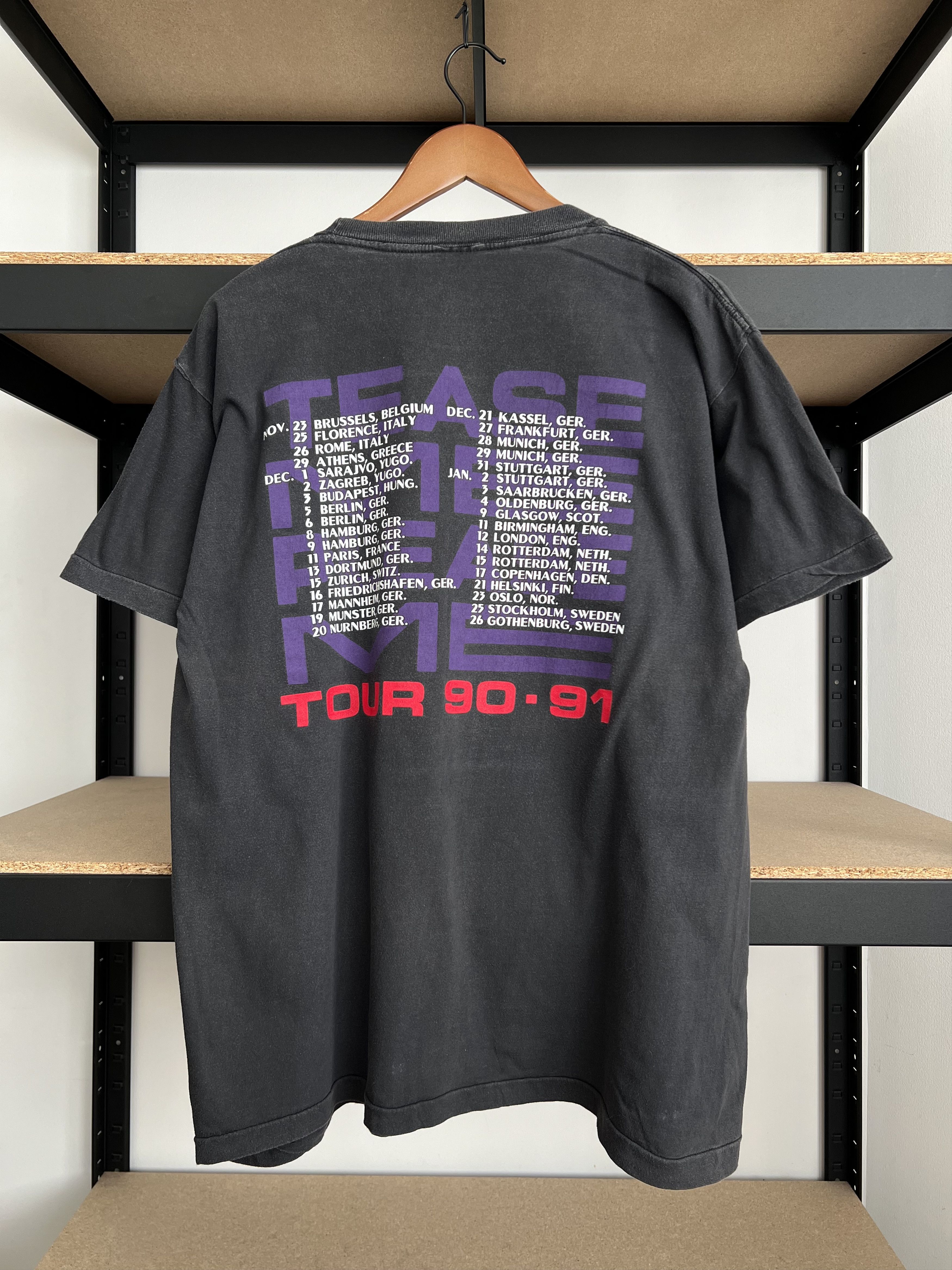 Band Tees Vintage 1990 Scorpions Tease Me Please Me Black T-shirt Size US L / EU 52-54 / 3 - 4 Thumbnail