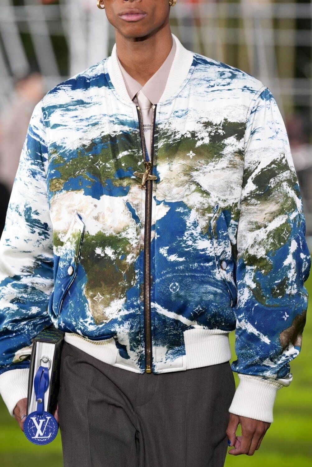 Louis Vuitton LOUIS VUITTON × Pharrell 25SS Earth Map Silk Bomber Jacket Size US S / EU 44-46 / 1 - 3 Thumbnail