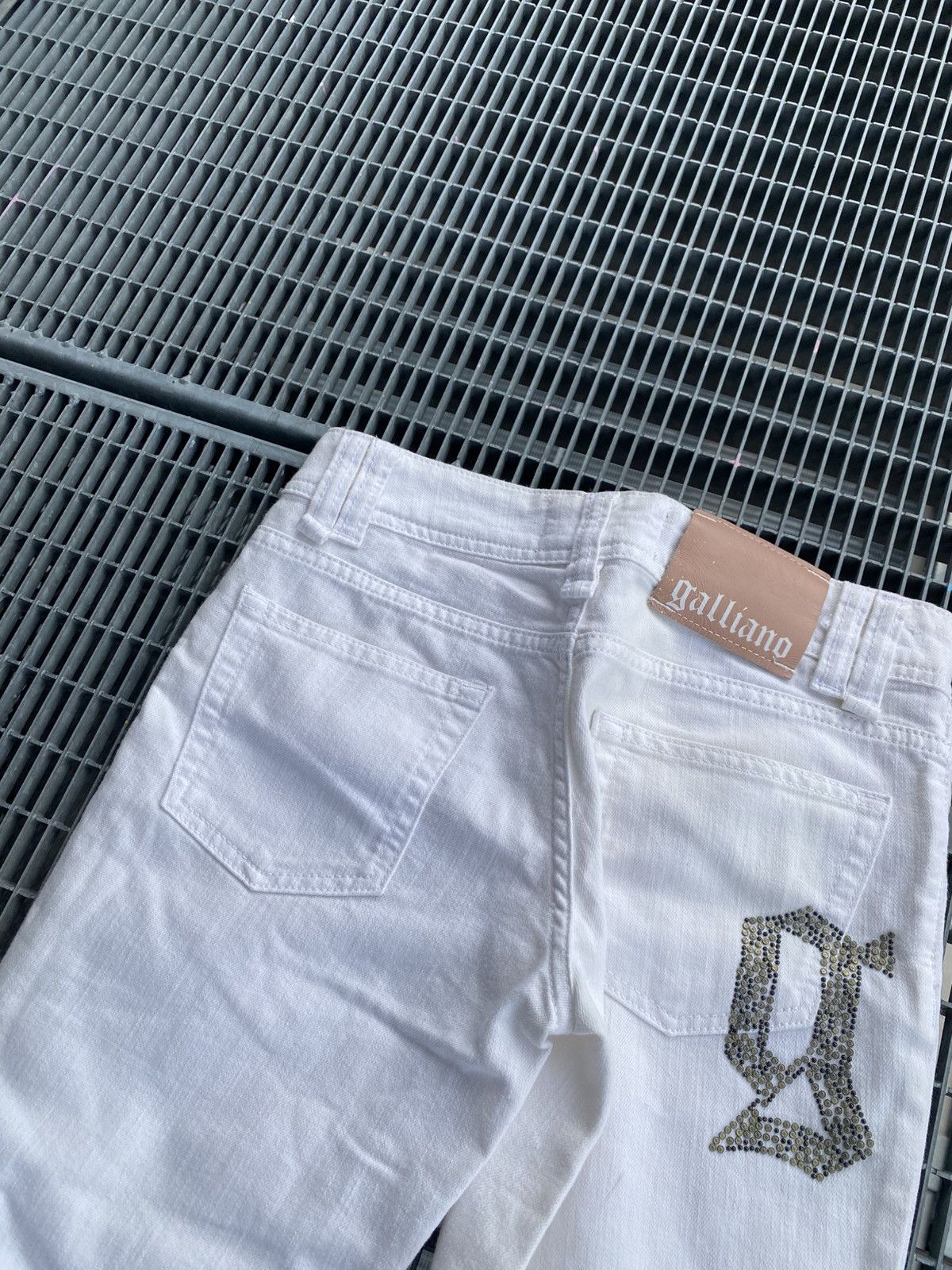 John Galliano John Galliano Pocket G Logo Jeans Size 27" / US 4 / IT 40 - 5 Thumbnail