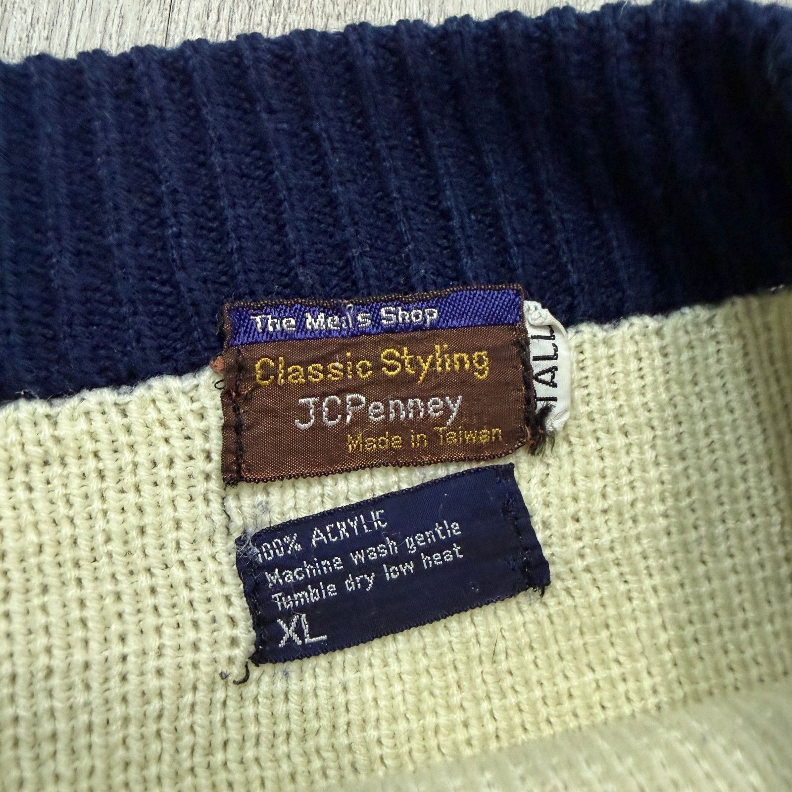 Vintage Vintage JCPenney Sweater Extra Large Red Fair Isle 70s 80s Size US XL / EU 56 / 4 - 5 Thumbnail