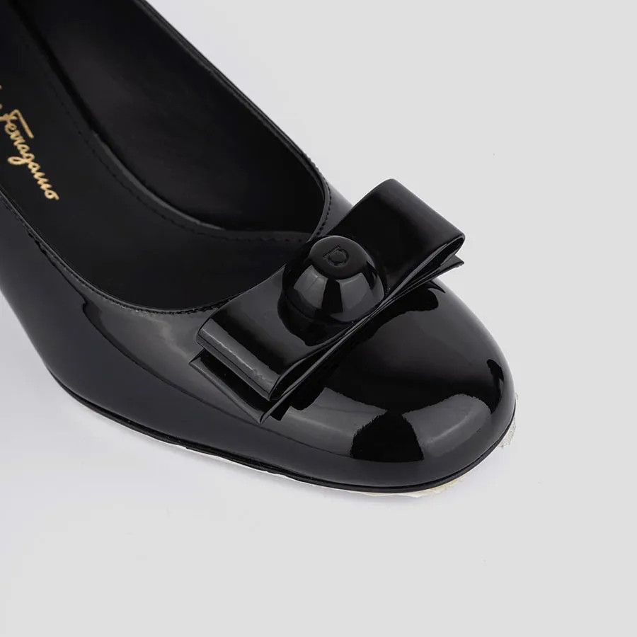 Salvatore Ferragamo o1s1rm0526 Patent Leather Pumps in Black Size US 6 / IT 36 - 5 Thumbnail