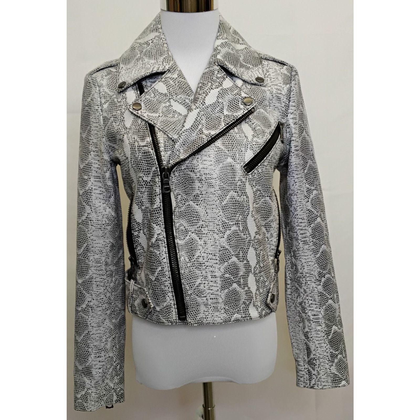 Alice + Olivia Alice & Olivia Leather Jacket Women's S Black/White Lamb Size S / US 4 / IT 40 - 2 Thumbnail