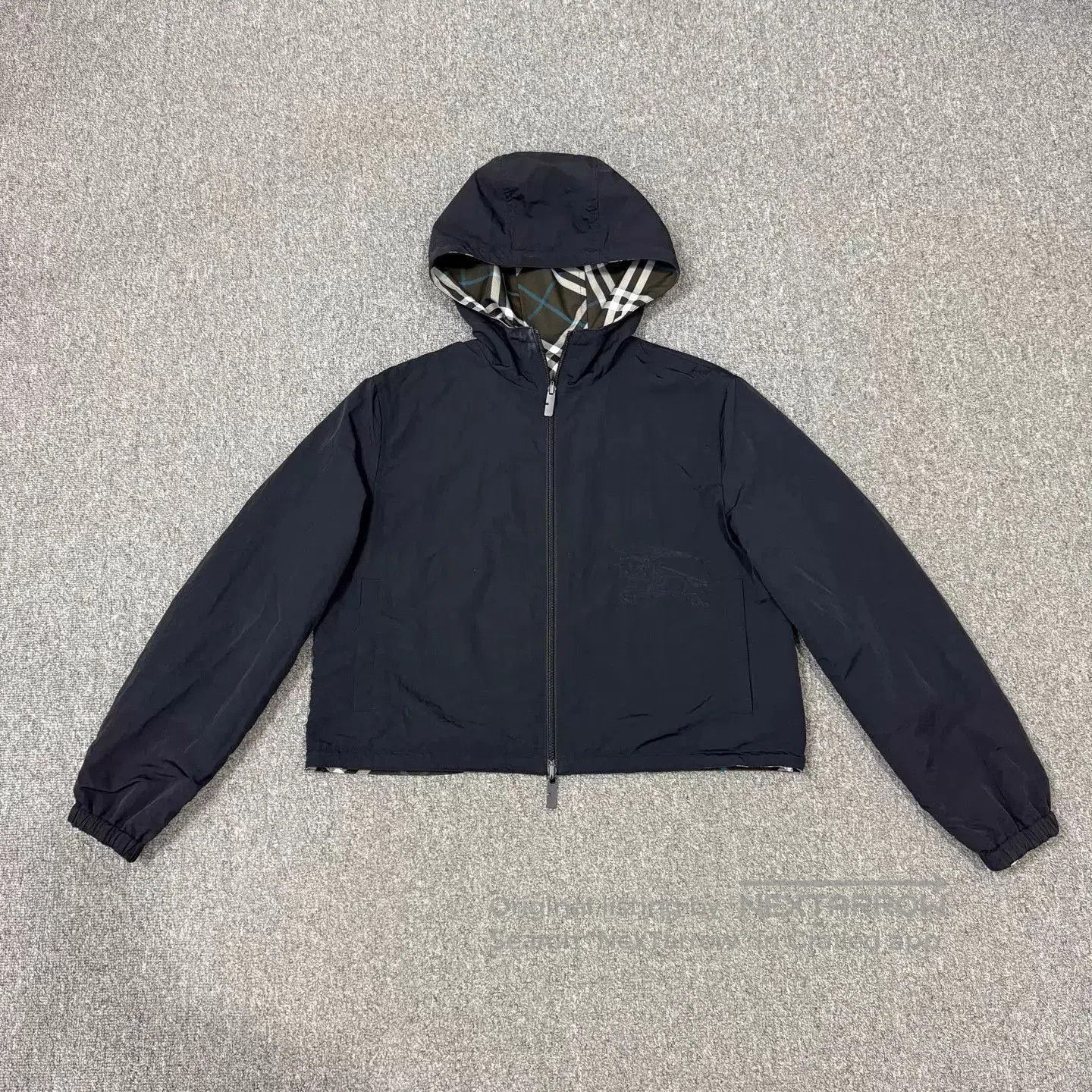 Burberry Hooded Check Pattern Light Jacket. Size US M / EU 48-50 / 2 - 2 Thumbnail