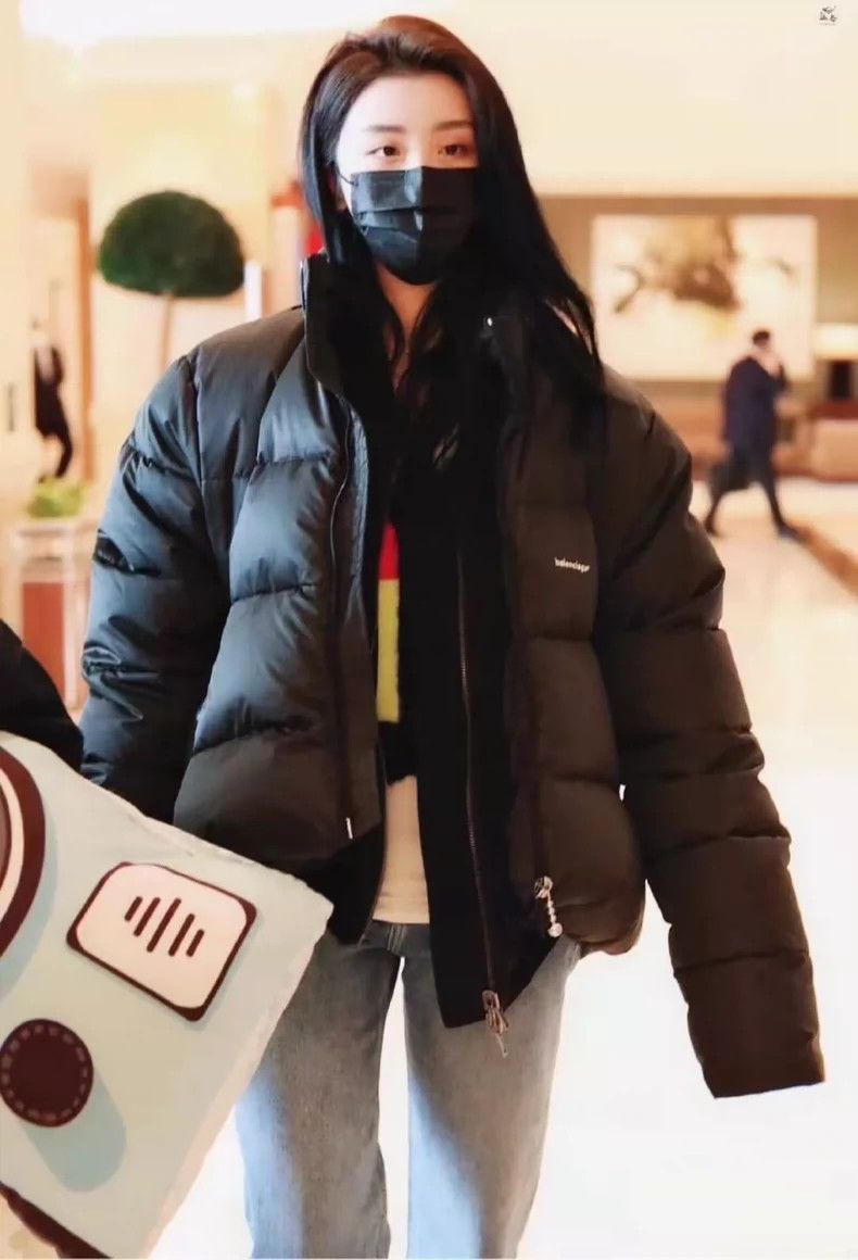 Balenciaga Balenciaga Mailbox small letter logo zipper down jacket 250 Size US S / EU 44-46 / 1 - 8 Thumbnail