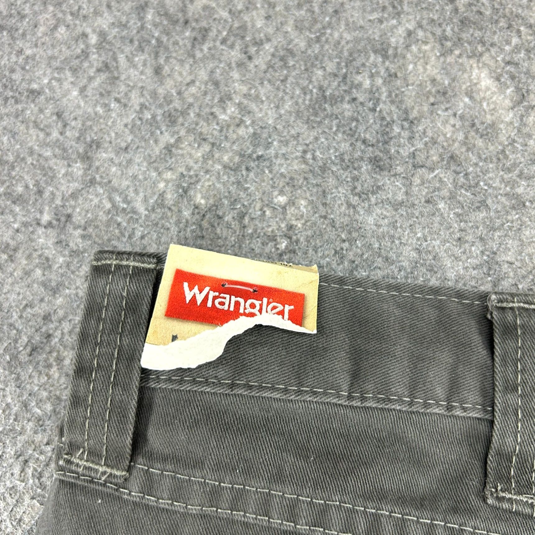 Wrangler Wrangler Pants Mens 38x30 Gray Cargo Canvas Relaxed Fit Workwear Cotton Stretch Pants Mens Regular 38 Gray Cargo Pocket Straight Inseam 30 Size US 38 / EU 54 - 6 Thumbnail