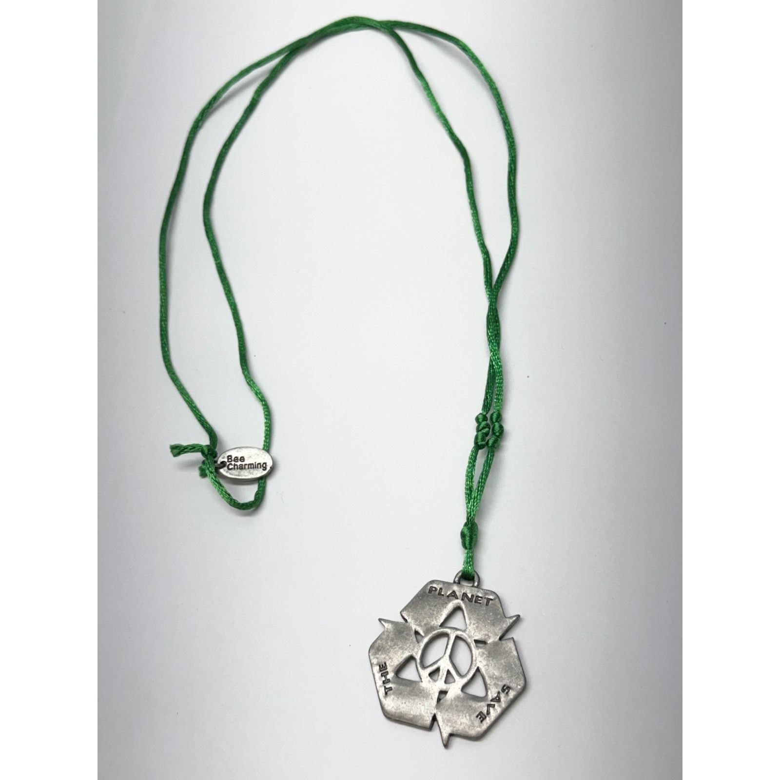 Vintage Fabric green recycle pendant necklace Size ONE SIZE - 1 Thumbnail