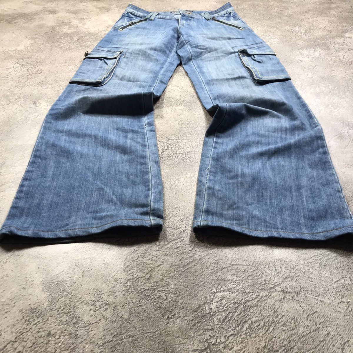 Vintage Vintage 90s Baggy Cargo Pants Wide Leg Streetwear Y2K 28 Size US 28 / EU 44 - 1 Thumbnail