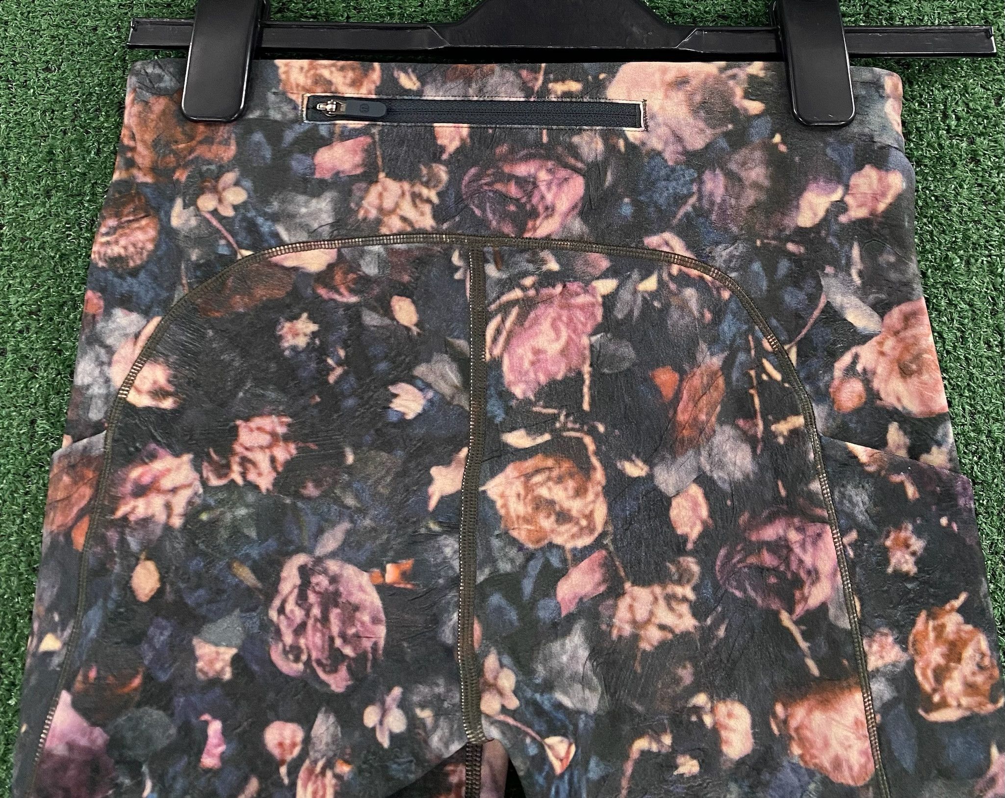 Lululemon Lululemon Speed Up Frosted Rose Floral Cropped Legging 4 Size 26" / US 2 / IT 38 - 5 Thumbnail
