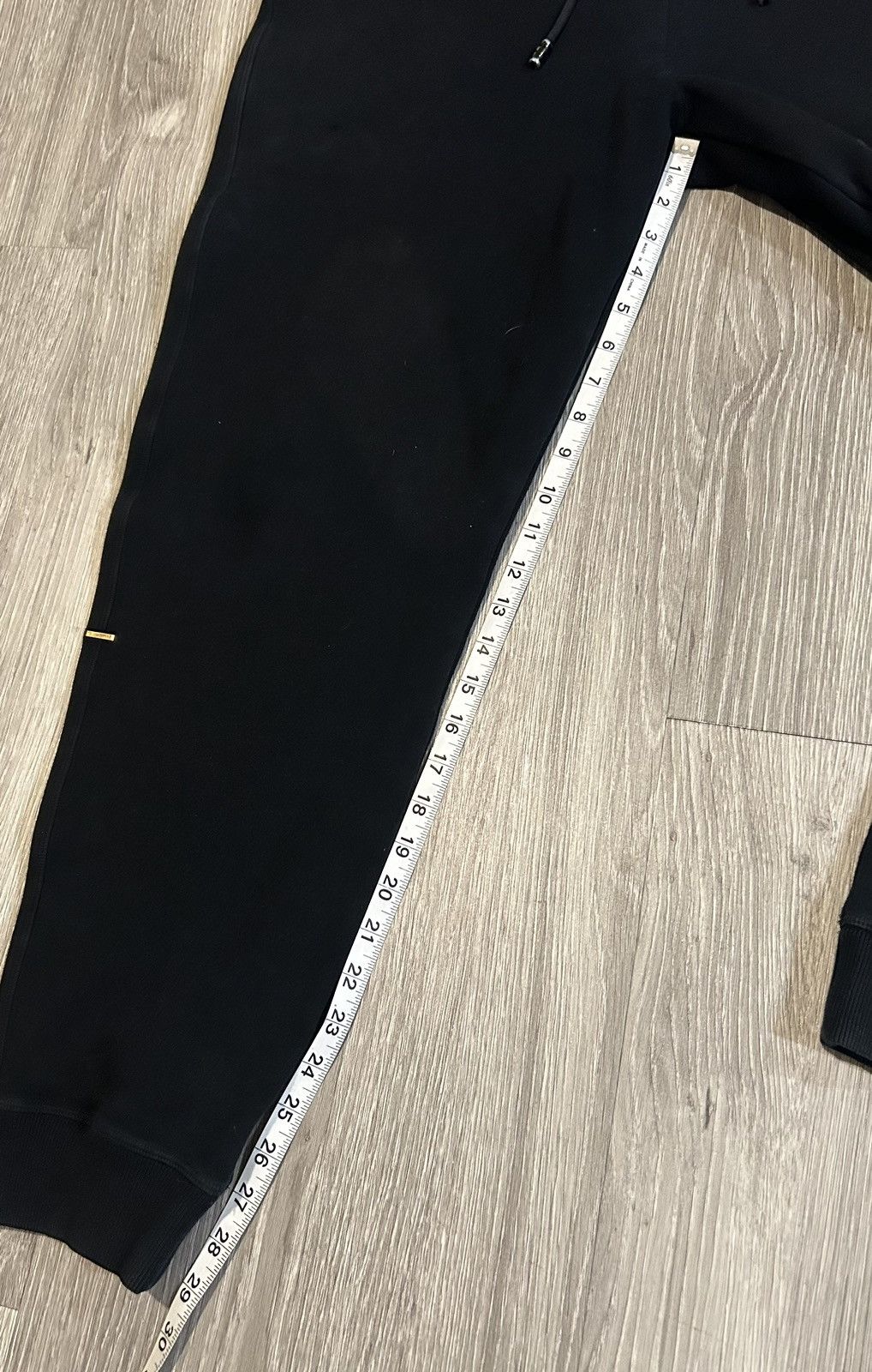Louis Vuitton FW2019 Louis Vuitton “staples” edition jogger sweatpants Size US 38 / EU 54 - 14 Thumbnail