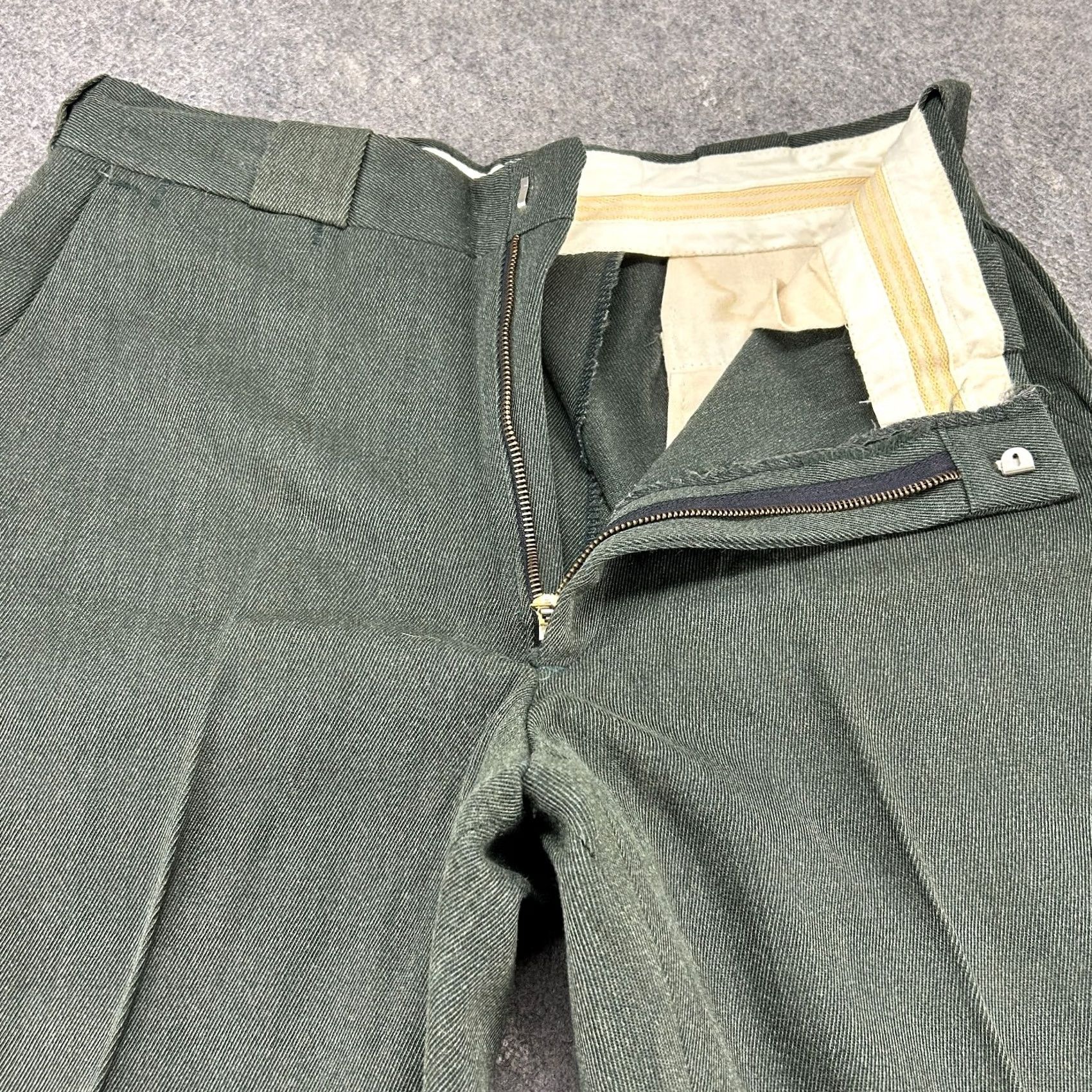 Vintage VINTAGE Whipcord Pants Mens 34x30 Green Chino Relaxed Straight Wool 70s 80s 90s USA Mens Pants Size US 34 / EU 50 - 2 Thumbnail