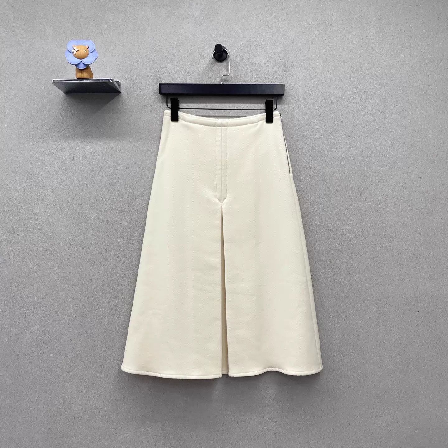 Hermes Hermes Cream A-line Skirt - Elegant Commuter Size 25" / US 0 / IT 36 - 2 Thumbnail