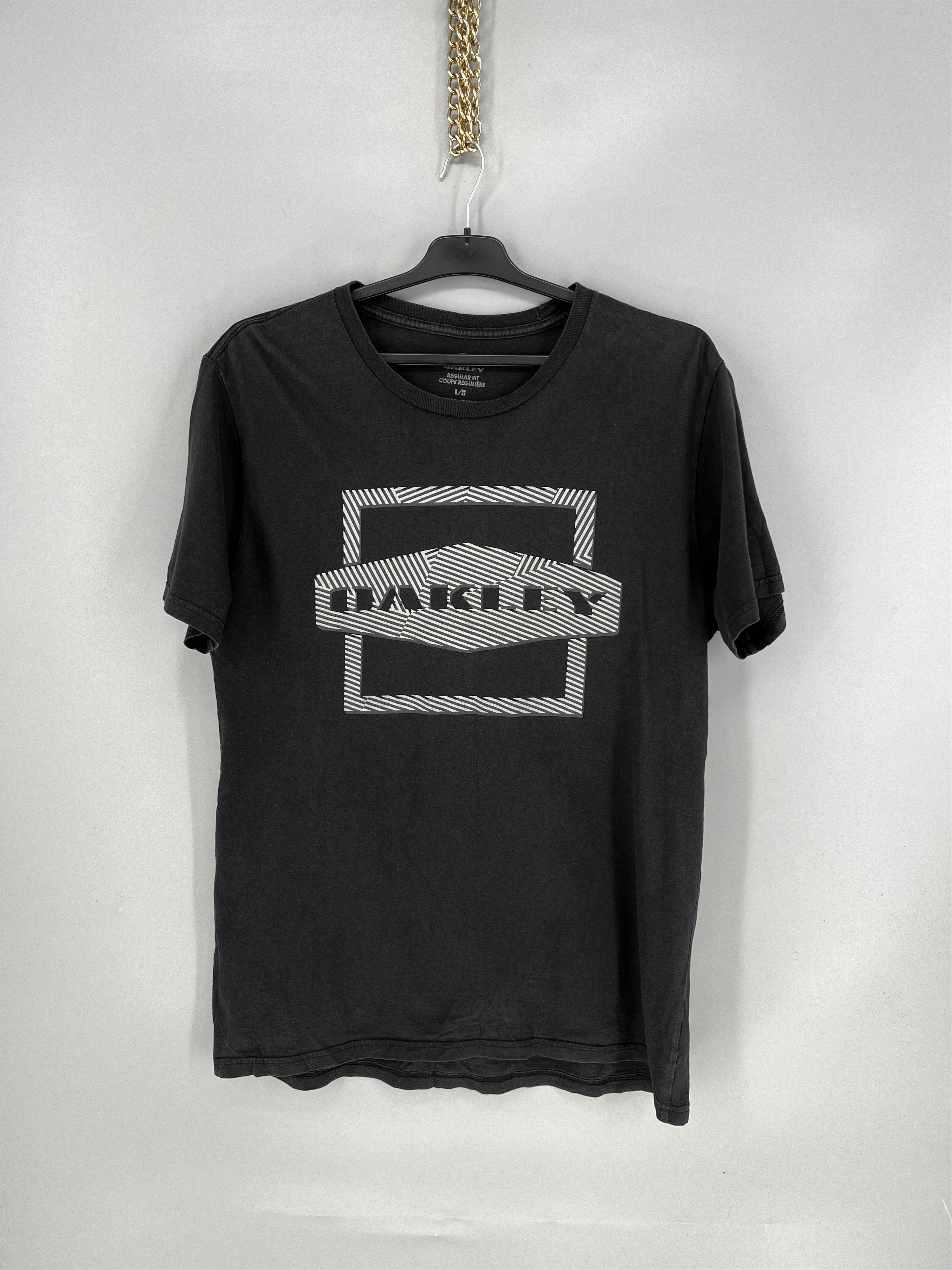 Oakley Oakley Vintage 3D Logo Y2K Archival 90s T shirt Size US L / EU 52-54 / 3 - 1 Thumbnail