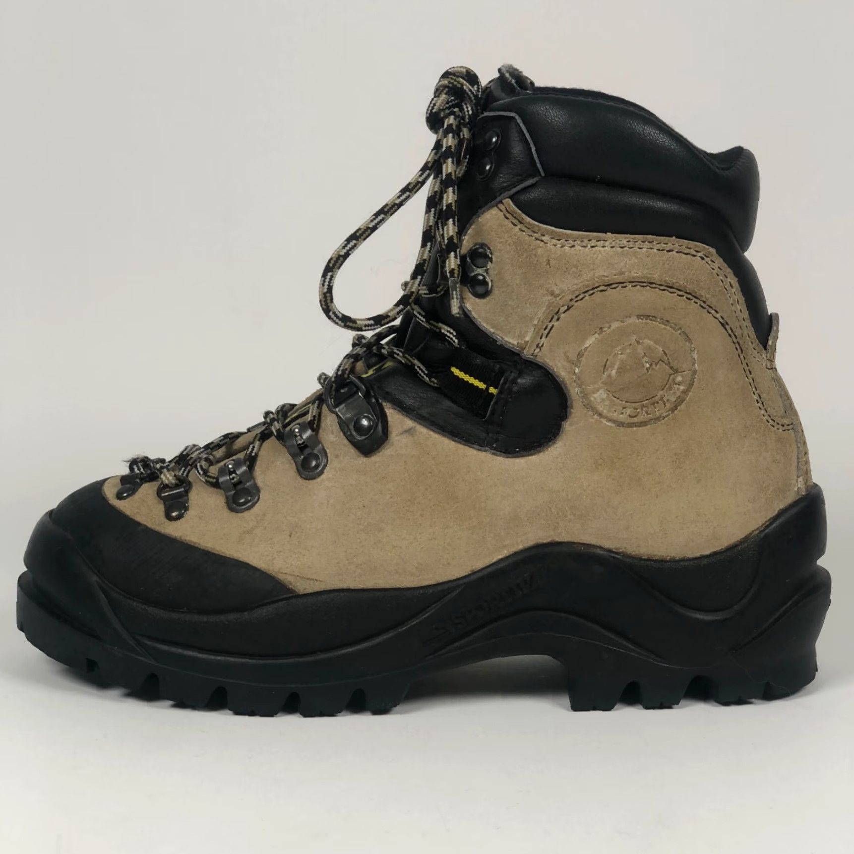 La Sportiva La Sportiva Makahu Boots Women US 8 / EU 39.5 Brown Leather Waterproof Ankle Lace Up Round Toe Rubber Outsole Block Heel Nature Outdoor Womens Size US 8 / IT 38 - 7 Thumbnail