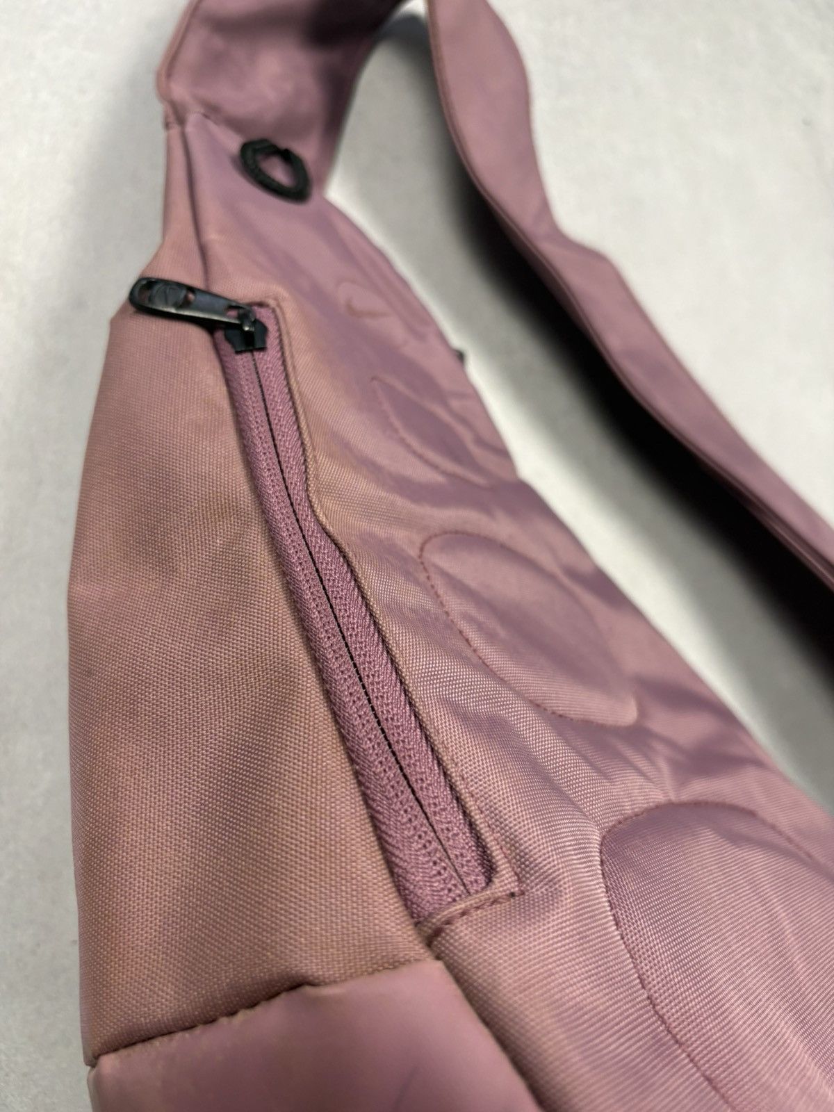 Nike 2000s Nike ACG Vintage Sling Bag Crossbody Pink Nylon Y2K Size ONE SIZE - 9 Thumbnail