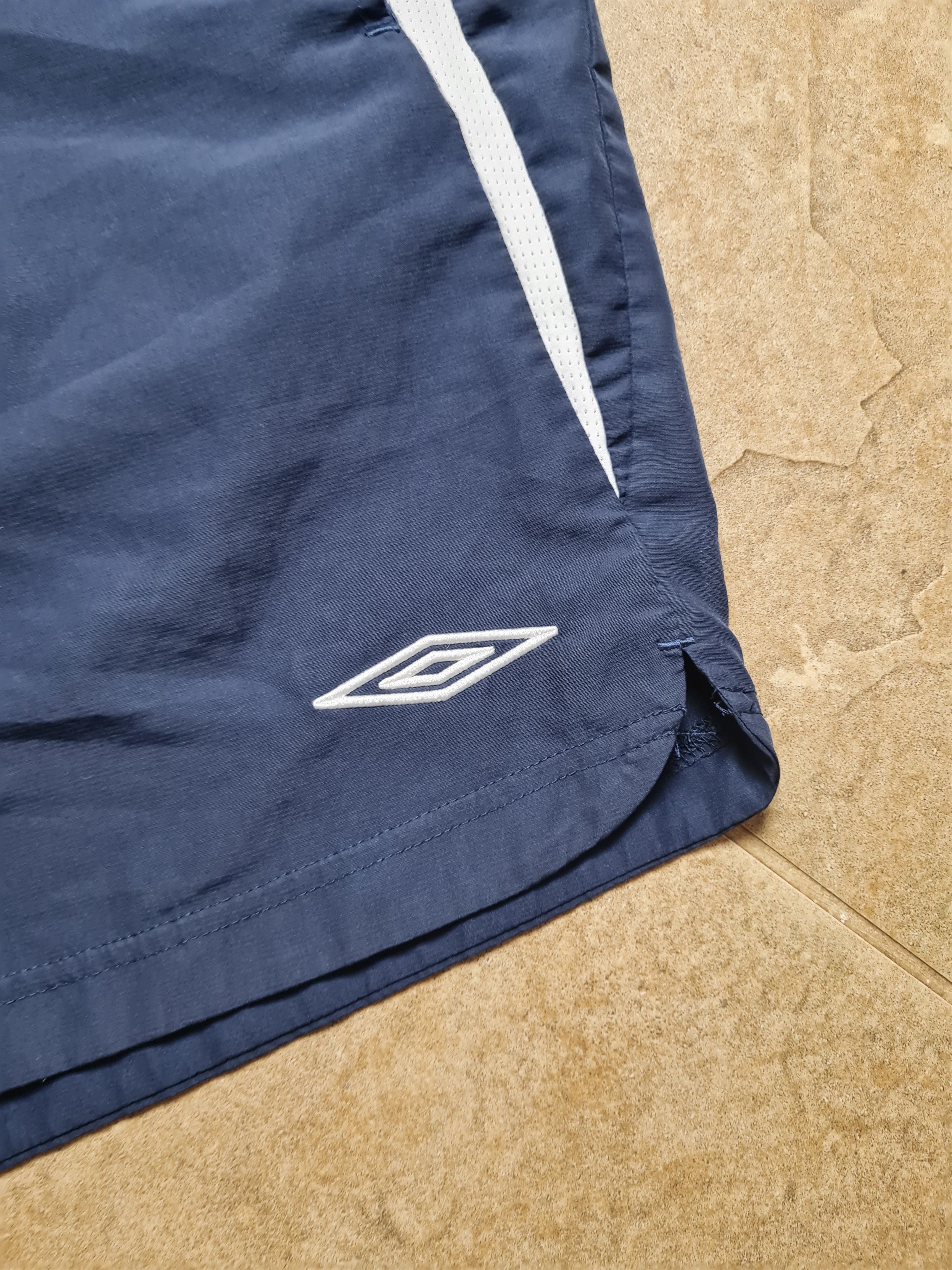 Umbro Vintage Soccer England Umbro Football shorts mens navy/blue Size US 33 - 13 Thumbnail