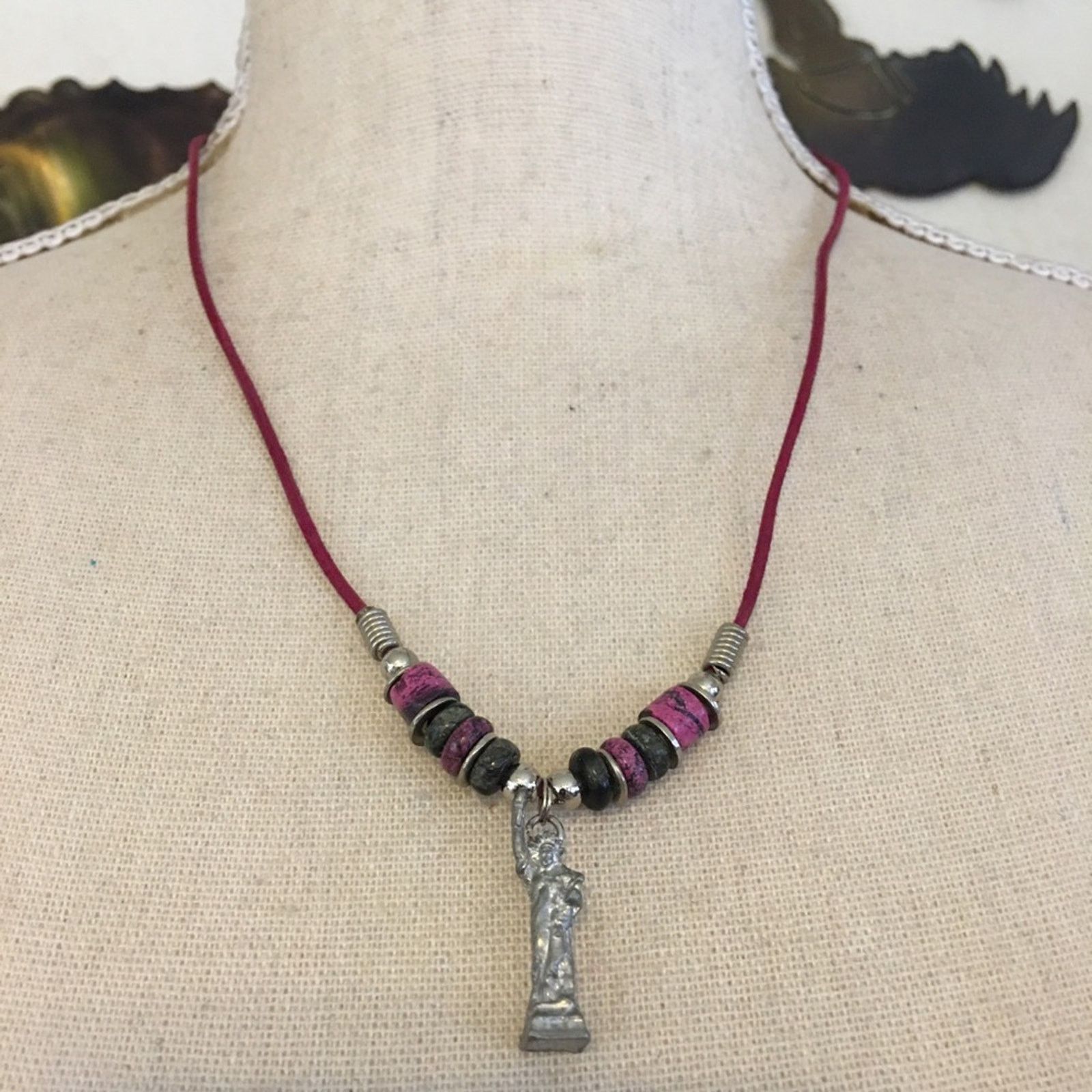 Jewelry Statue of Liberty charm corded choker necklace Size ONE SIZE - 2 Thumbnail