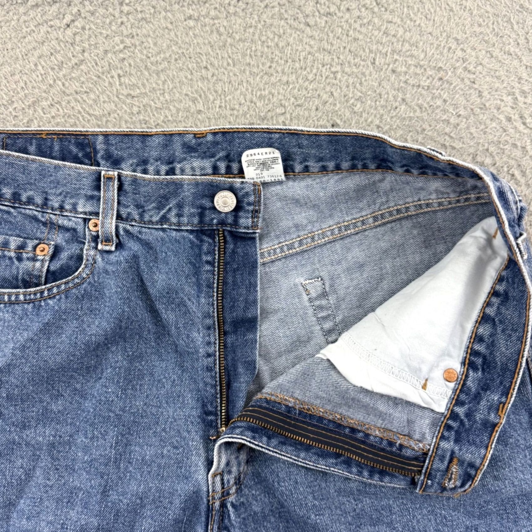 Levi's VINTAGE Levi's 550 Jean Shorts Men 36 Blue Relaxed Fit Baggy 90s Biker Skate 10" Jeans Shorts 36 Mens Denim Classic 5-Pocket Size US 36 / EU 52 - 5 Thumbnail