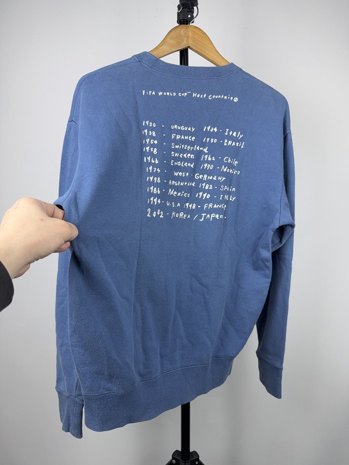 Vintage Vintage FIFA World Cup 2002 Korea Japan Crewneck Sweatshirt Size US M / EU 48-50 / 2 - 11 Thumbnail