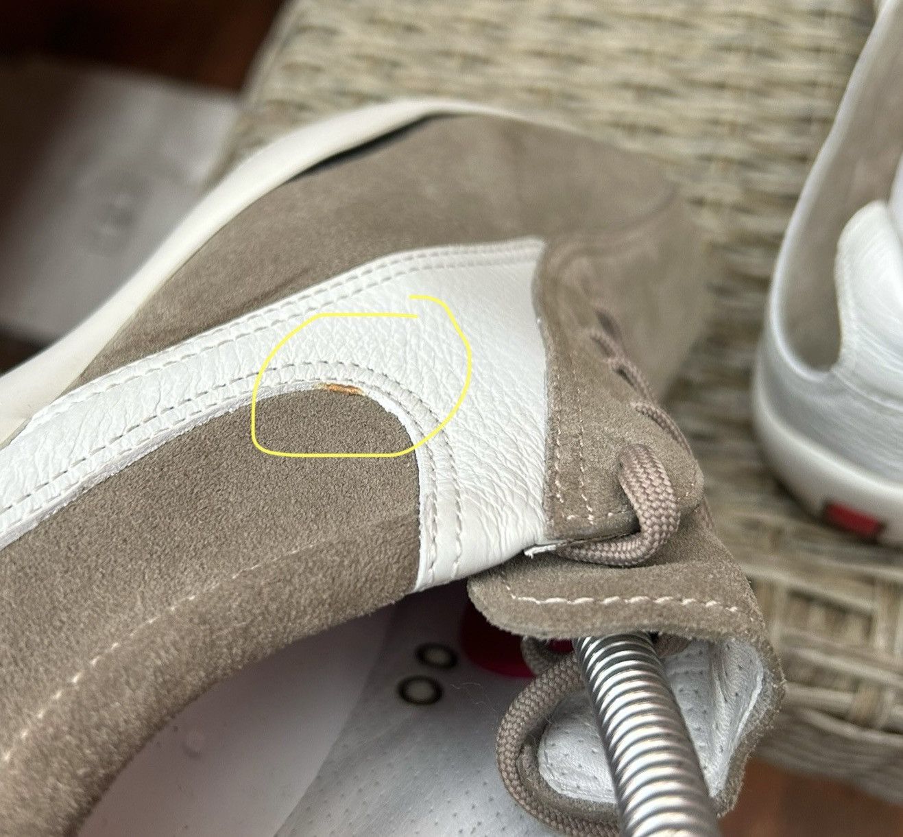 Prada × Vintage Vintage Prada Sport Two Tone Low-Top Beige Trainers 39.5 Size US 6 / EU 39 - 11 Thumbnail