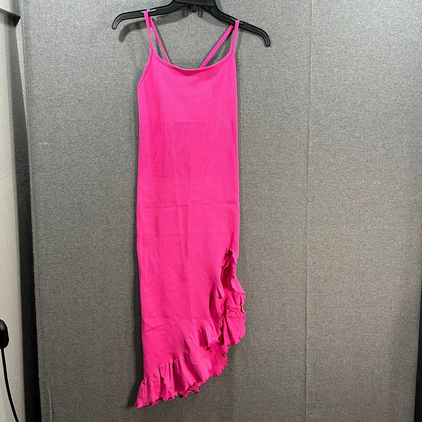 Other OQQ Women's Spaghetti Strap Bodycon Ruffle Side Mid Size M / US 6-8 / IT 42-44 - 1 Thumbnail
