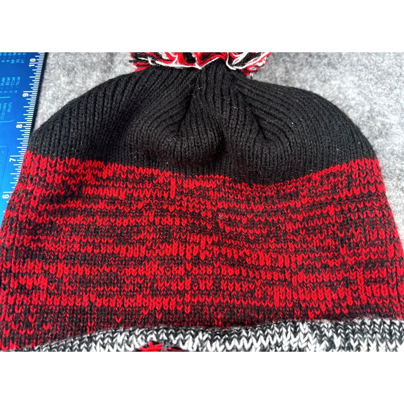 Vintage VINTAGE Welcome Fabulous Las Vegas Beanie Toque Adult One Size Red Knit Acrylic Pom Hat Size ONE SIZE - 3 Thumbnail