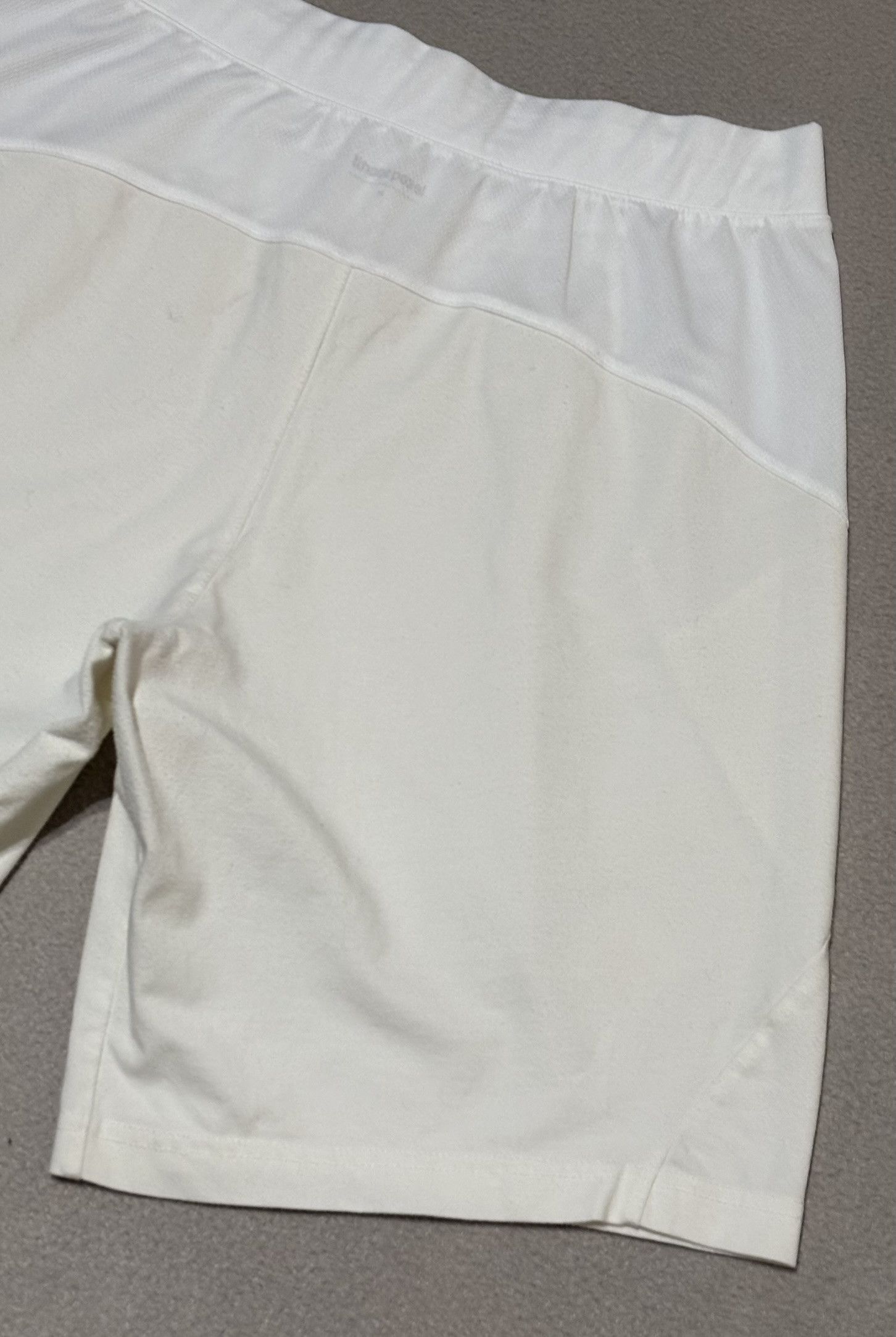 Le Coq Sportif AC Fiorentina 2019/2020 Le Coq Sportif Football Shorts Size US 32 / EU 48 - 14 Thumbnail
