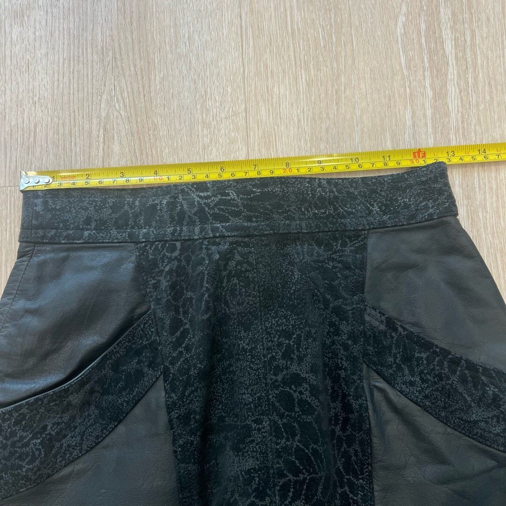 Vintage Winlit Vintage Black Leather & Suede High Waist Pencil Skirt Size 28" / US 6 / IT 42 - 4 Thumbnail