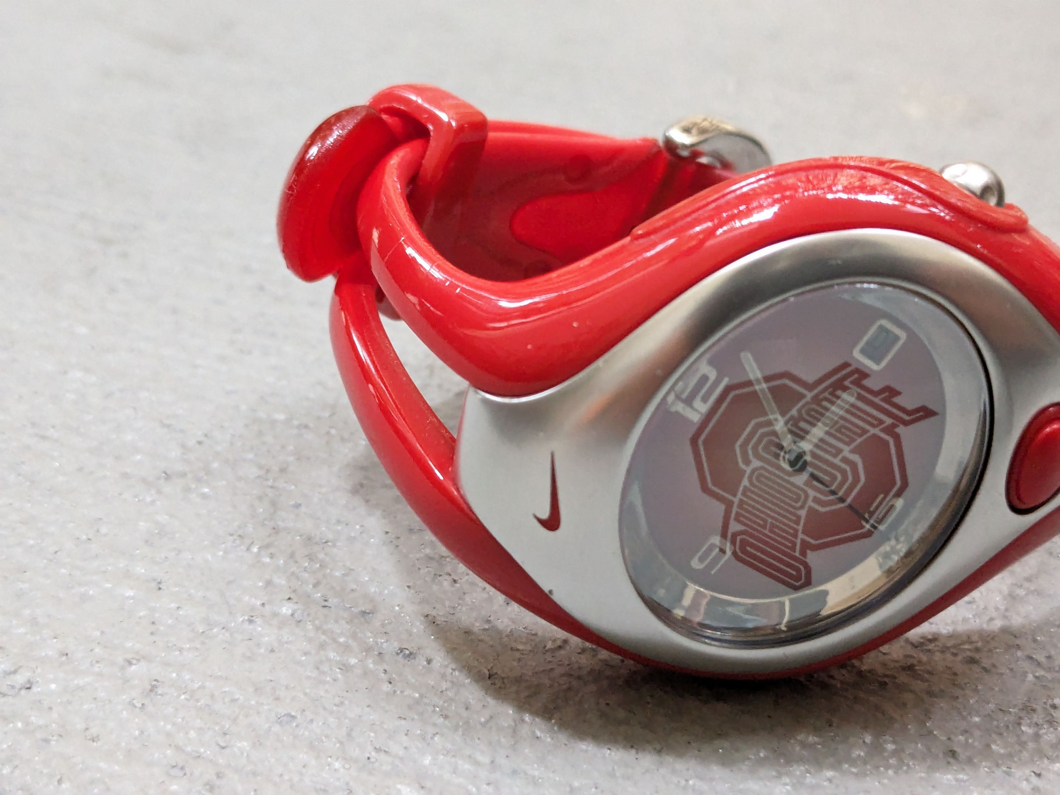 Nike Vintage Nike Watch Red Analog Rubber Sports Minimal Y2K Size ONE SIZE - 3 Thumbnail